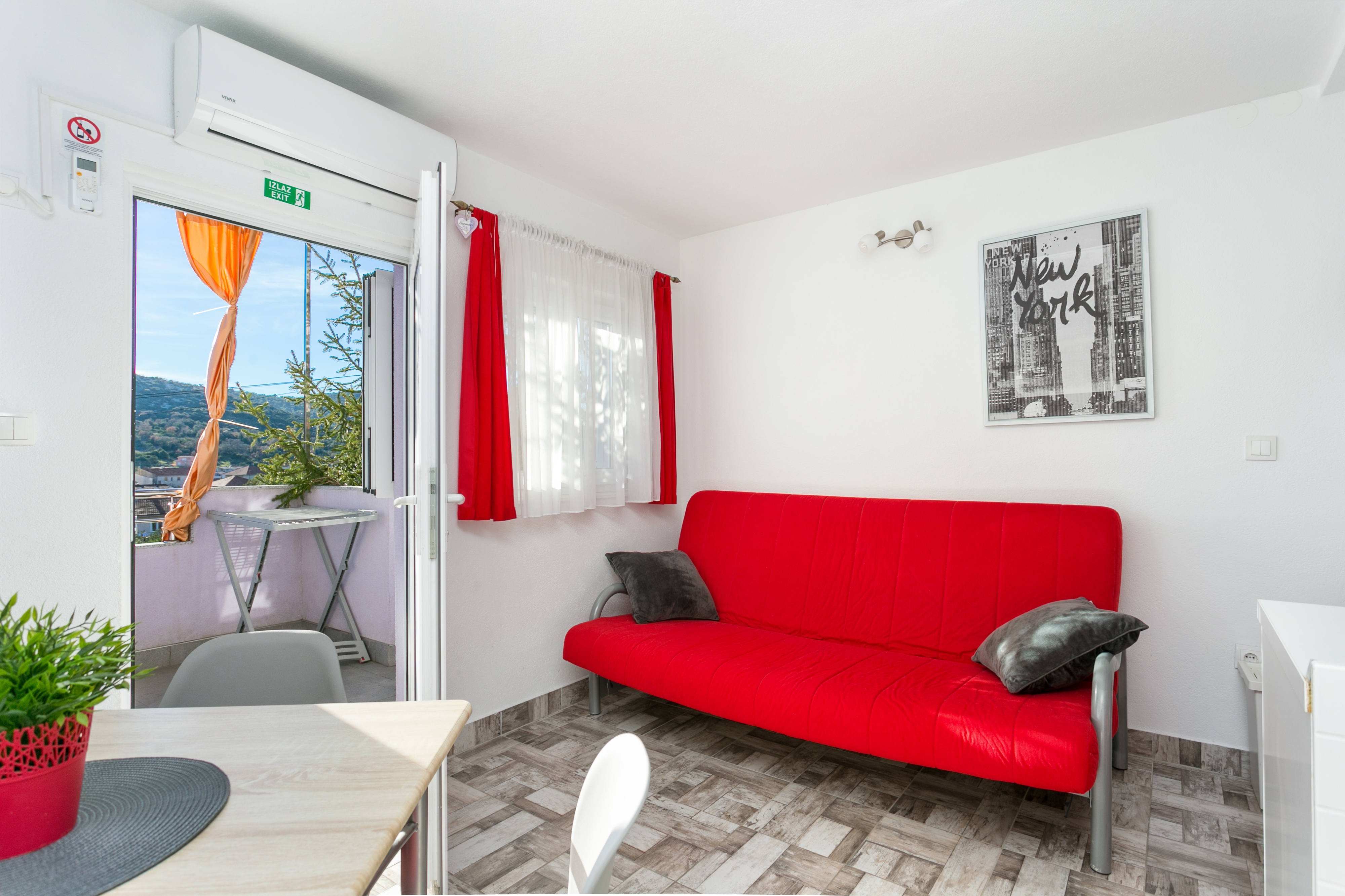 One bedroom apartment with terrace Marina, Trogir (A-17013-a) One bedroom apartment with terrace Marina, Trogir (A-17013-a)