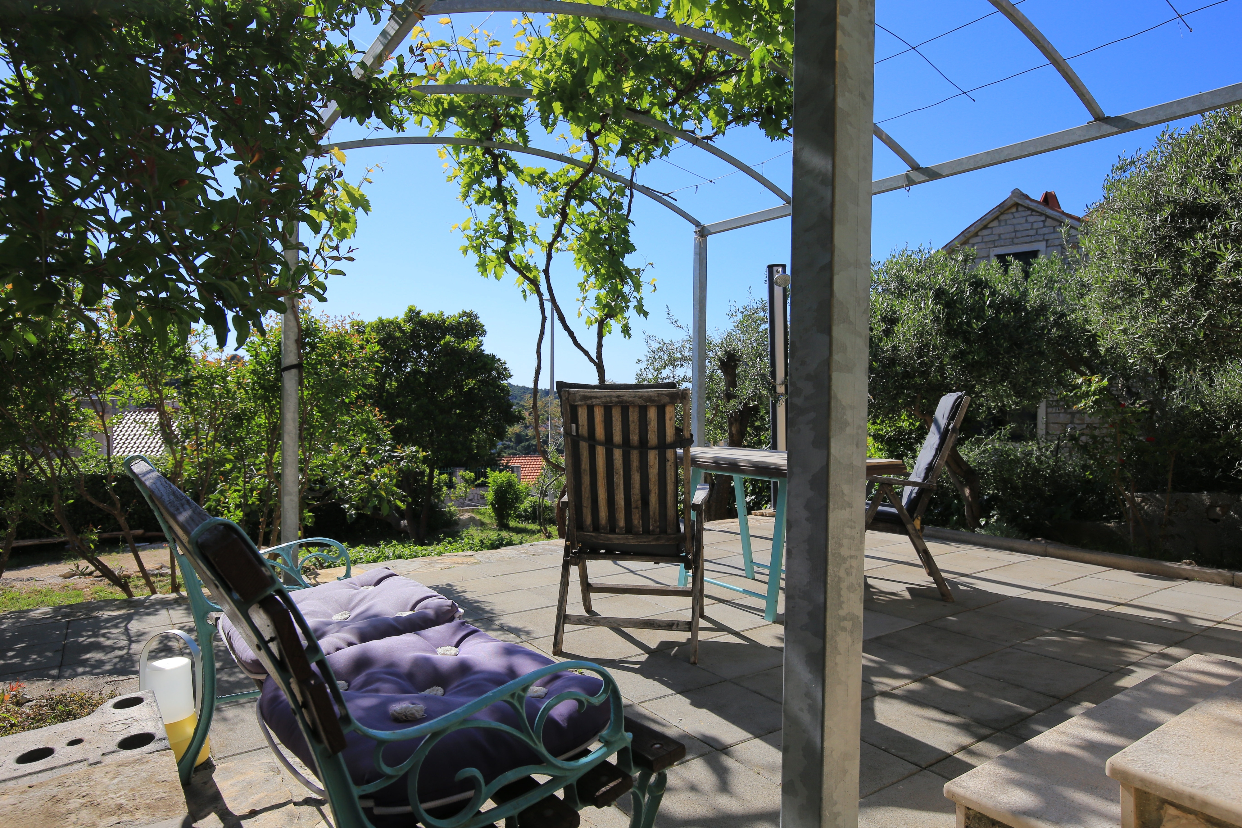 Studio flat with terrace Splitska, Brač (AS-17023-a)