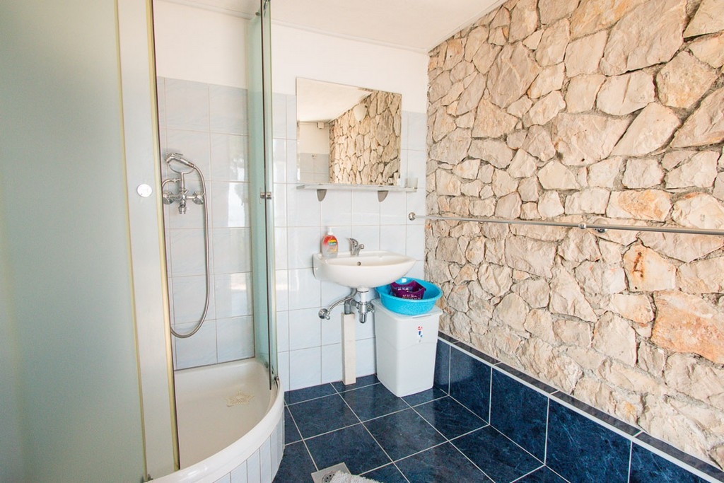 Two bedroom house near beach Cove Špiljice, Brač  K