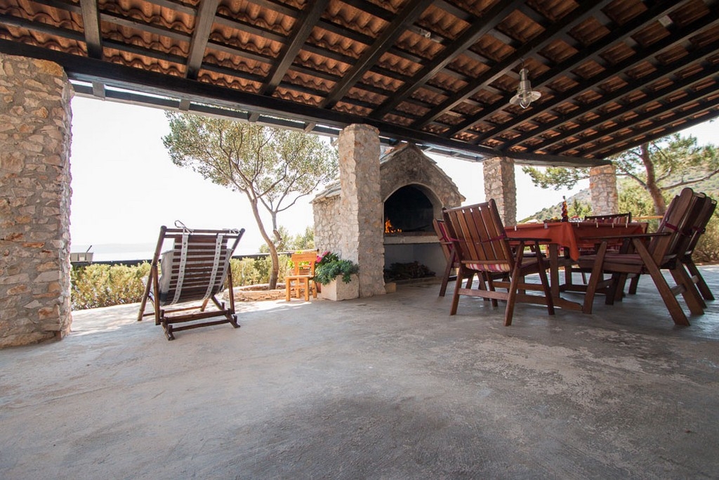 Two bedroom house near beach Cove Špiljice, Brač  K