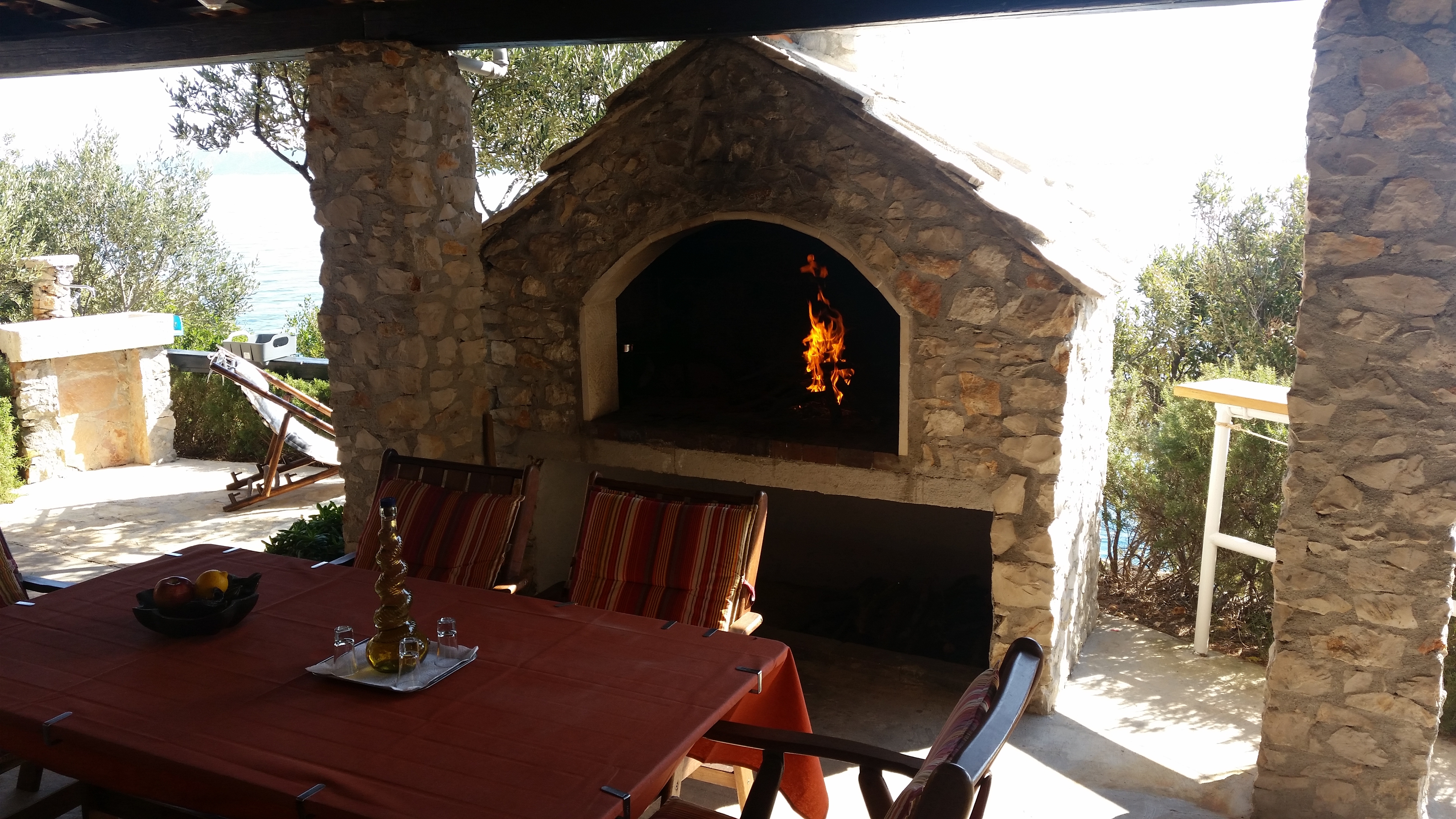 Two bedroom house near beach Cove Špiljice, Brač  K
