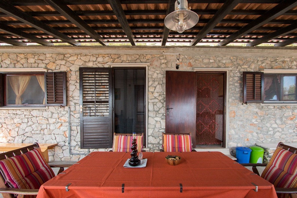 Two bedroom house near beach Cove Špiljice, Brač  K