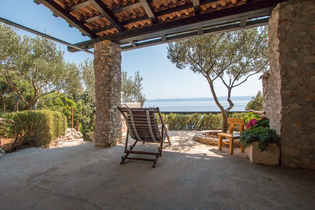 Two bedroom house near beach Cove Špiljice, Brač  K