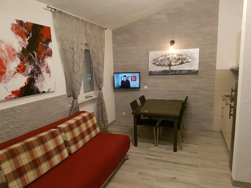 One bedroom apartment with terrace and sea view Okrug Gornji, Čiovo (A-17032-a) One bedroom apartment with terrace and sea view Okrug Gornji, Čiovo (A-17032-a)