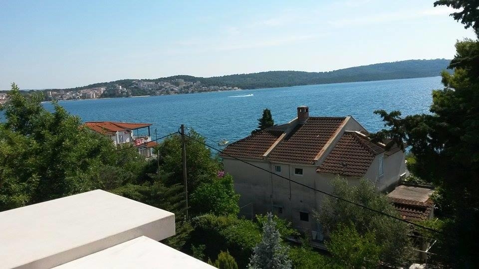 One bedroom apartment with terrace and sea view Okrug Gornji, Čiovo  A-a