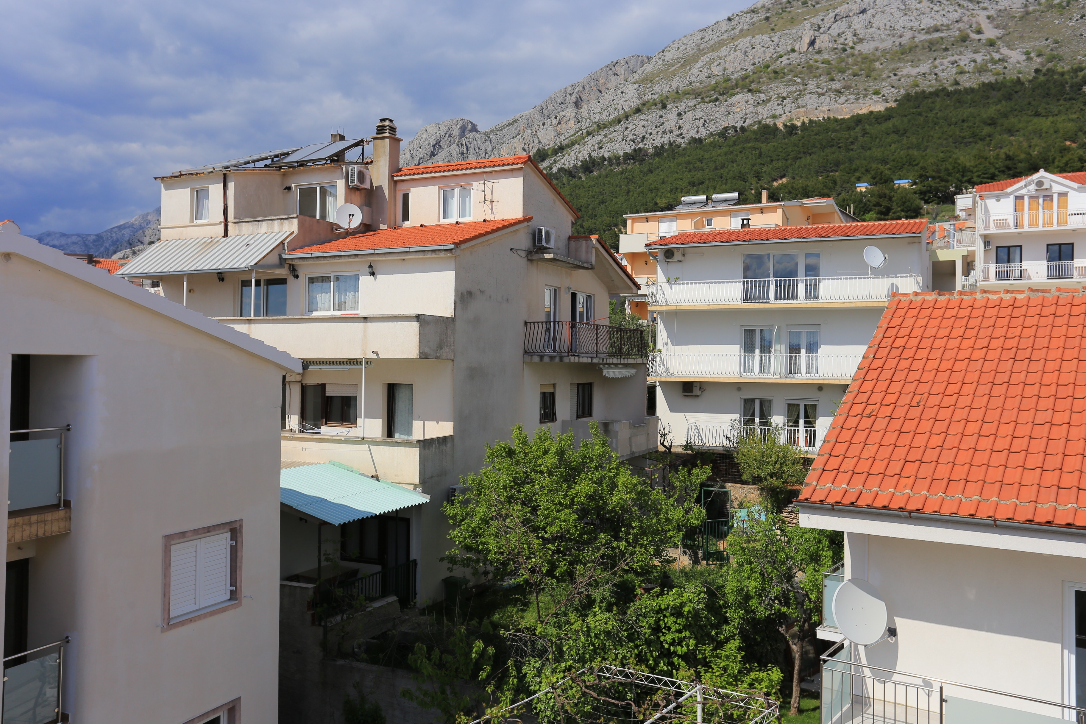 One bedroom apartment with terrace and sea view Nemira, Omiš  A-c