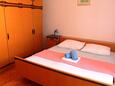 Спальня 1 Murter, Спальня 1 в размещении типа apartment, Домашние животные допускаются и WiFi.