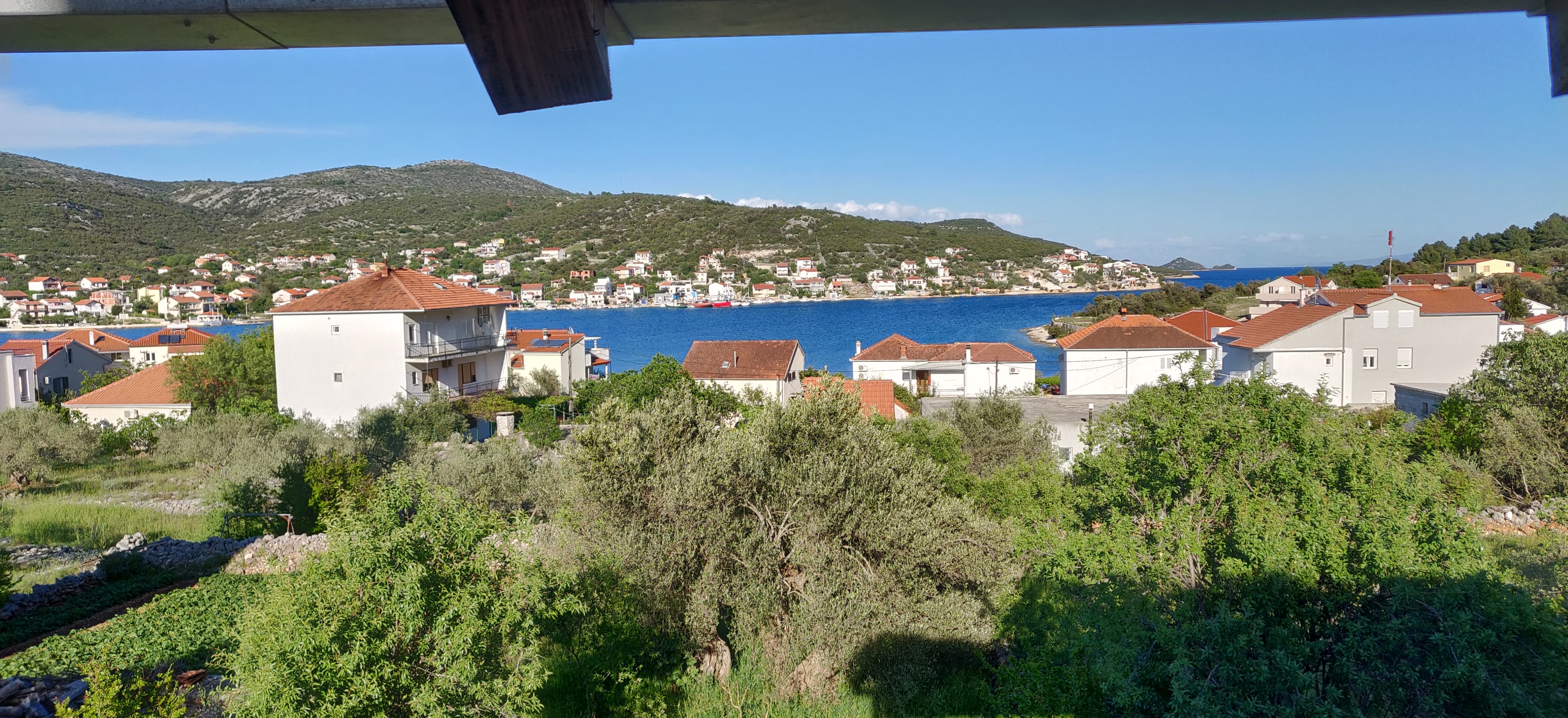 One bedroom apartment with balcony and sea view Vinišće, Trogir  A-b