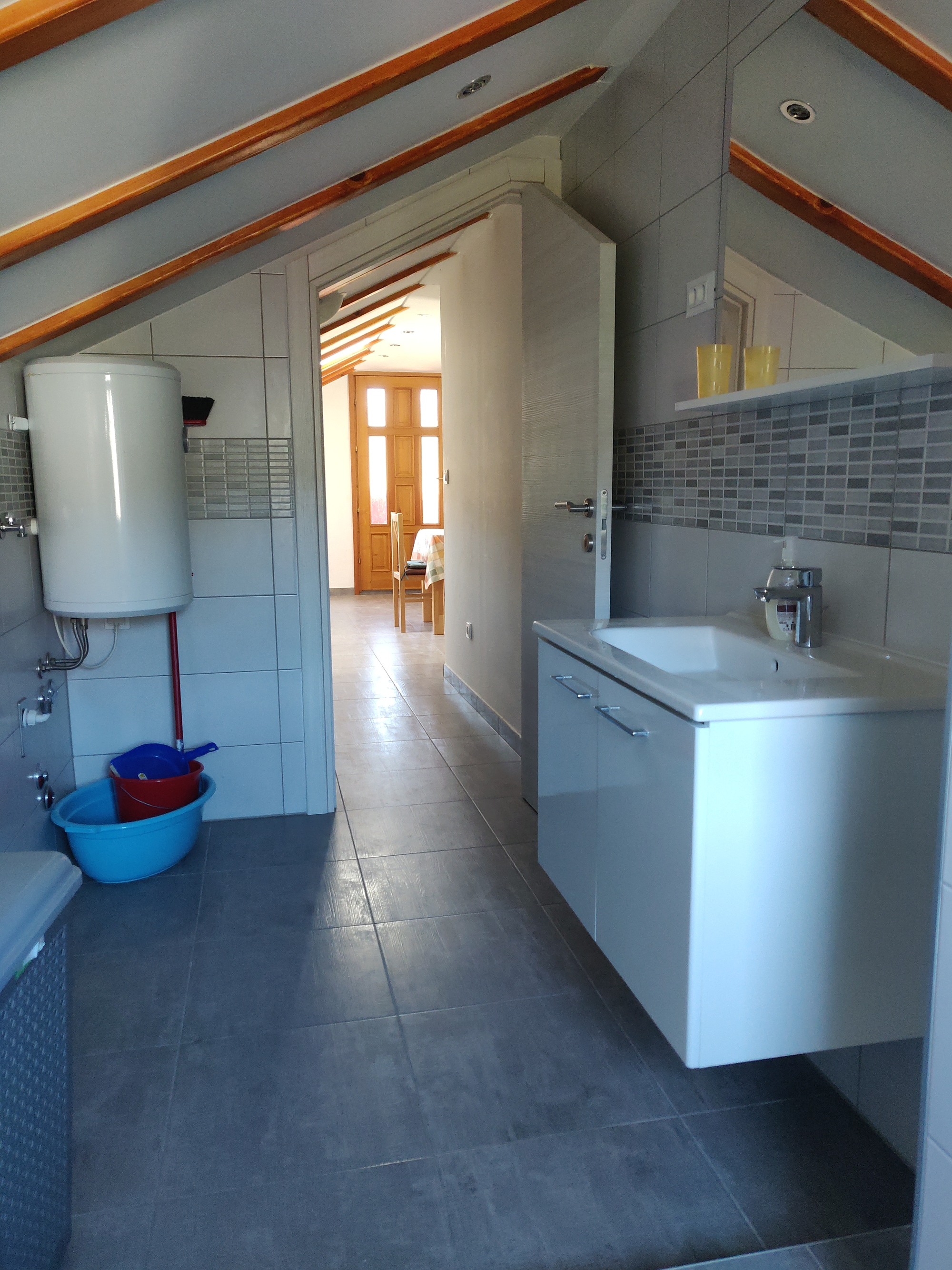 One bedroom apartment with balcony and sea view Vinišće, Trogir  A-b