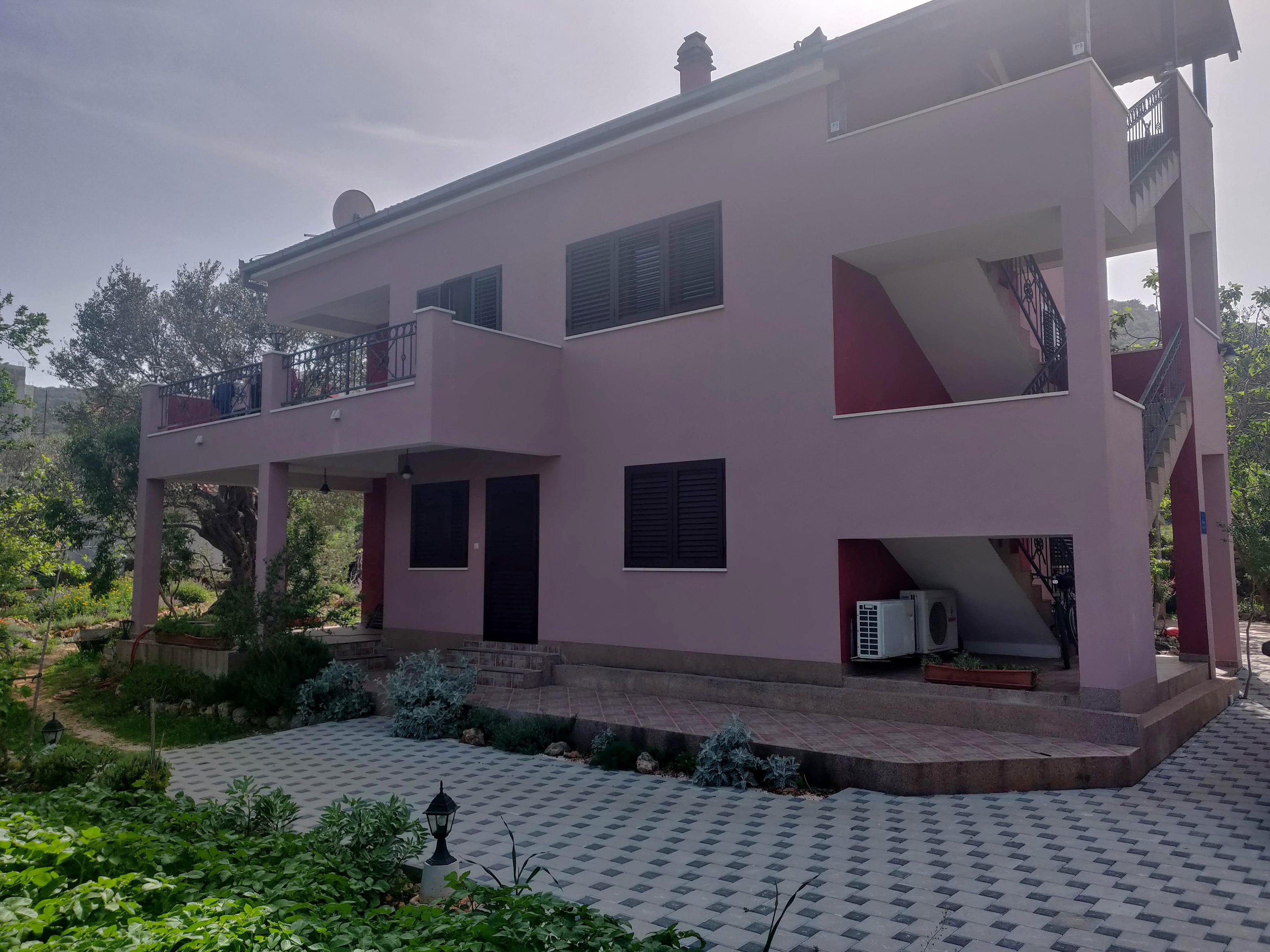 One bedroom apartment with balcony and sea view Vinišće, Trogir (A-17062-b) One bedroom apartment with balcony and sea view Vinišće, Trogir (A-17062-b)