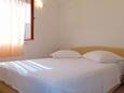 Schlafzimmer 1 Donja Krušica, Schlafzimmer 1 in folgender Unterkunftsart apartment, Klimaanlage vorhanden, Haustiere erlaubt und WiFi.