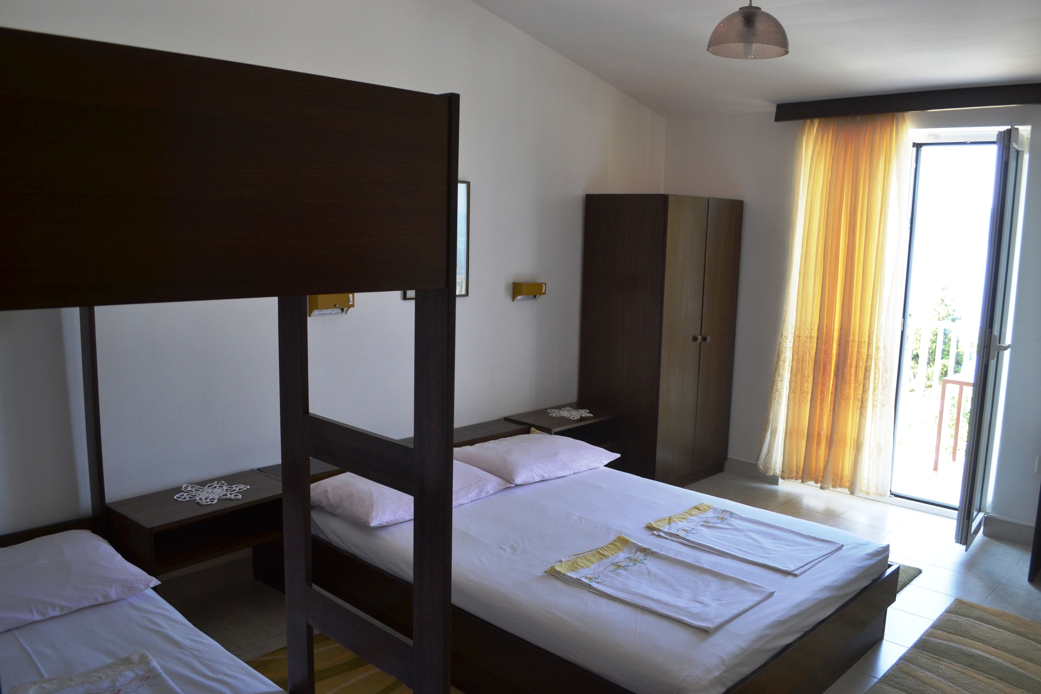 Two bedroom apartment with terrace and sea view Živogošće - Mala Duba, Makarska  A-d