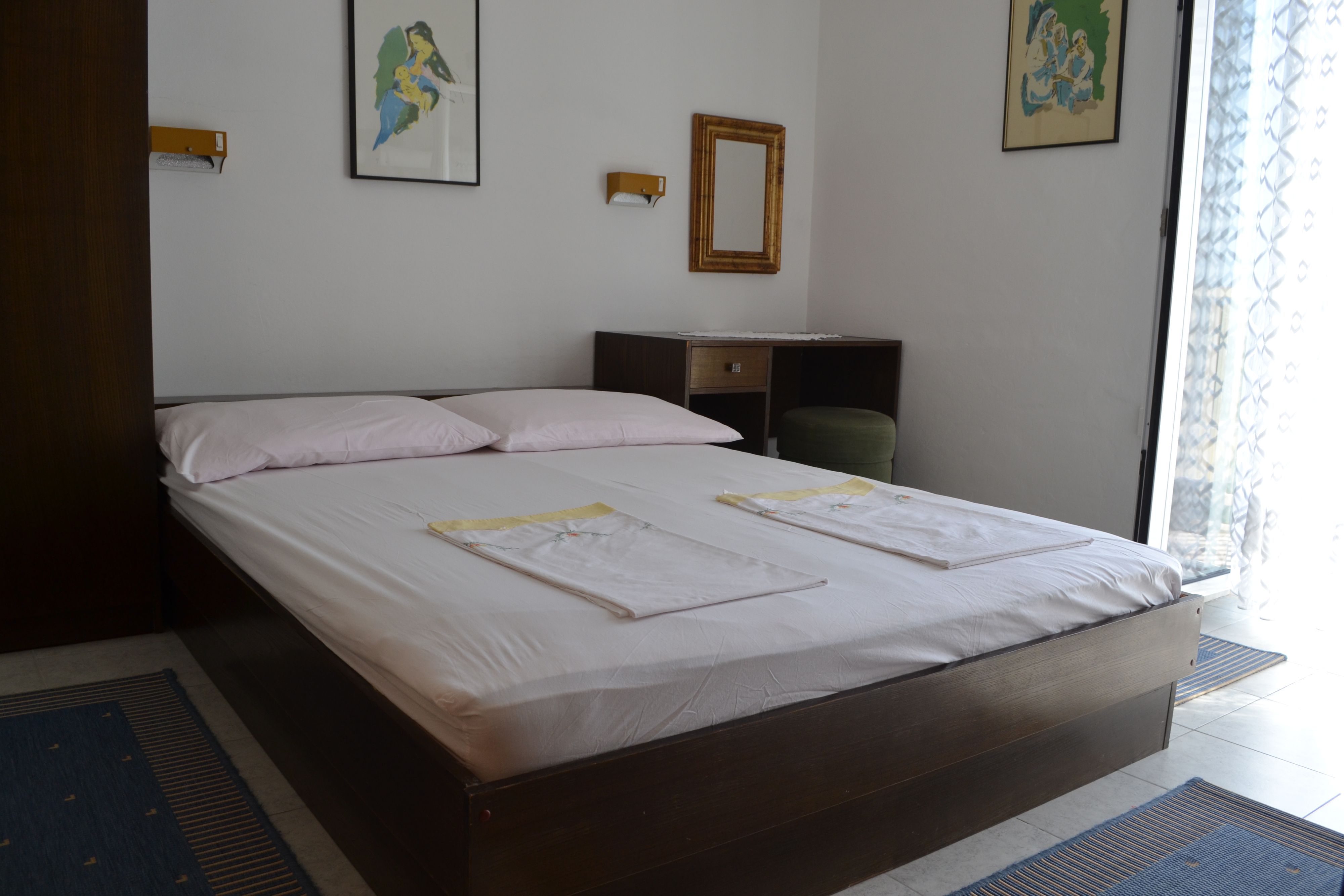 Two bedroom apartment with terrace and sea view Živogošće - Mala Duba, Makarska  A-d