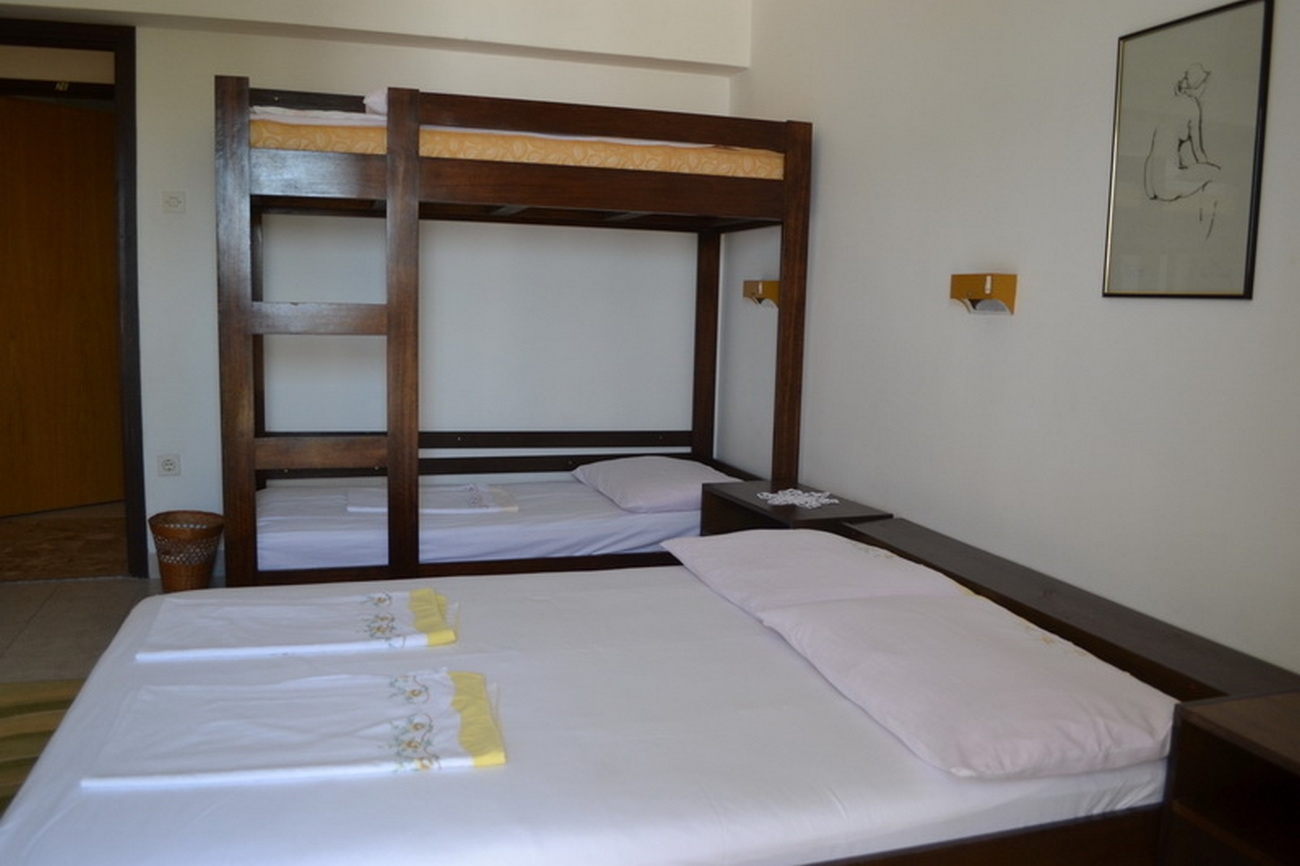 Two bedroom apartment with terrace and sea view Živogošće - Mala Duba, Makarska  A-d