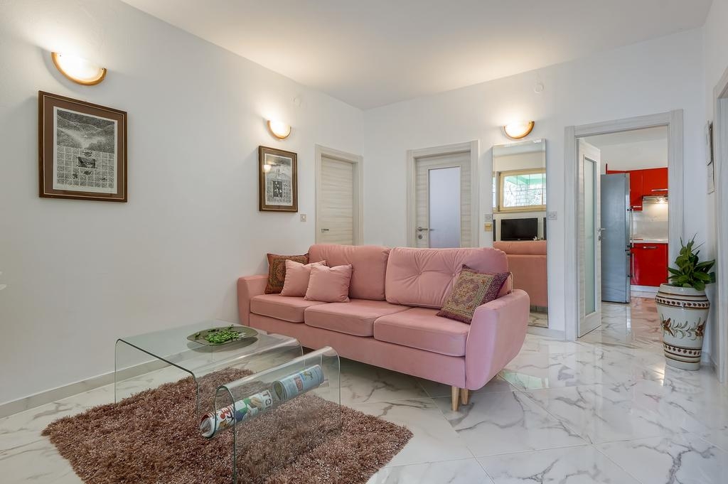 Dvosobni apartman s terasom Banjole, Pula  A-b