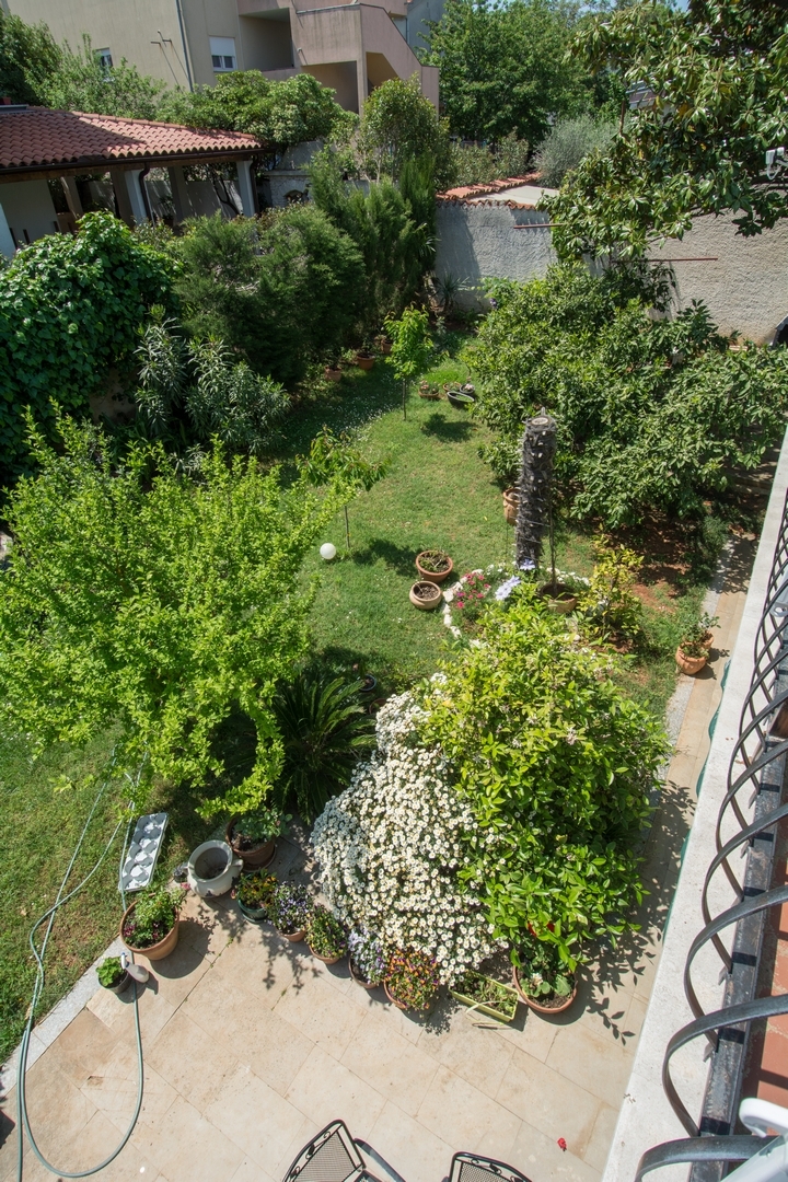 Two bedroom apartment with terrace Banjole, Pula  A-b