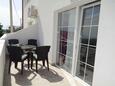 Lopar, Terrace in the apartment, with a sea view and WiFi.