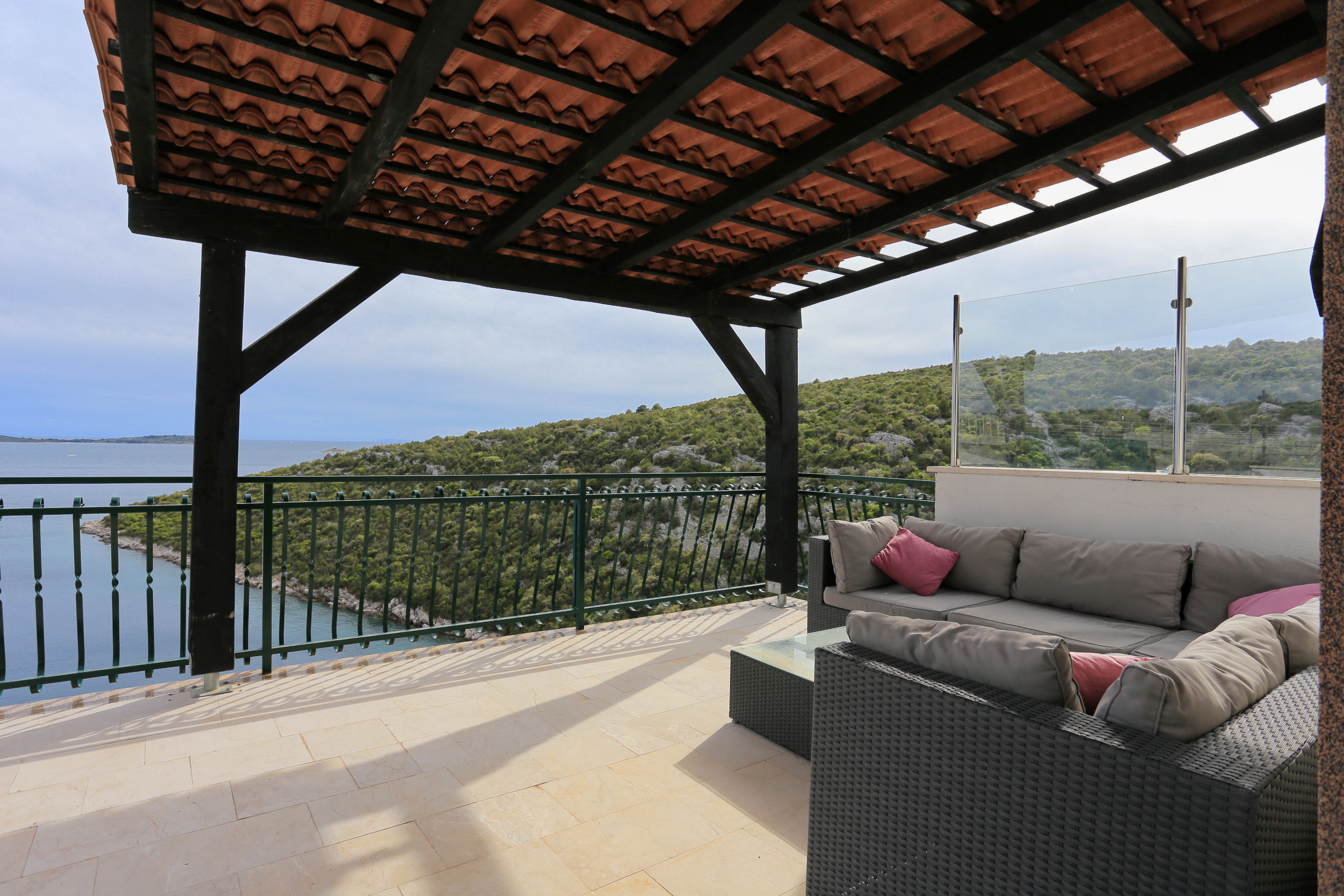 Two bedroom apartment with terrace and sea view Cove Ljubljeva, Trogir (A-17122-a) Two bedroom apartment with terrace and sea view Cove Ljubljeva, Trogir (A-17122-a)