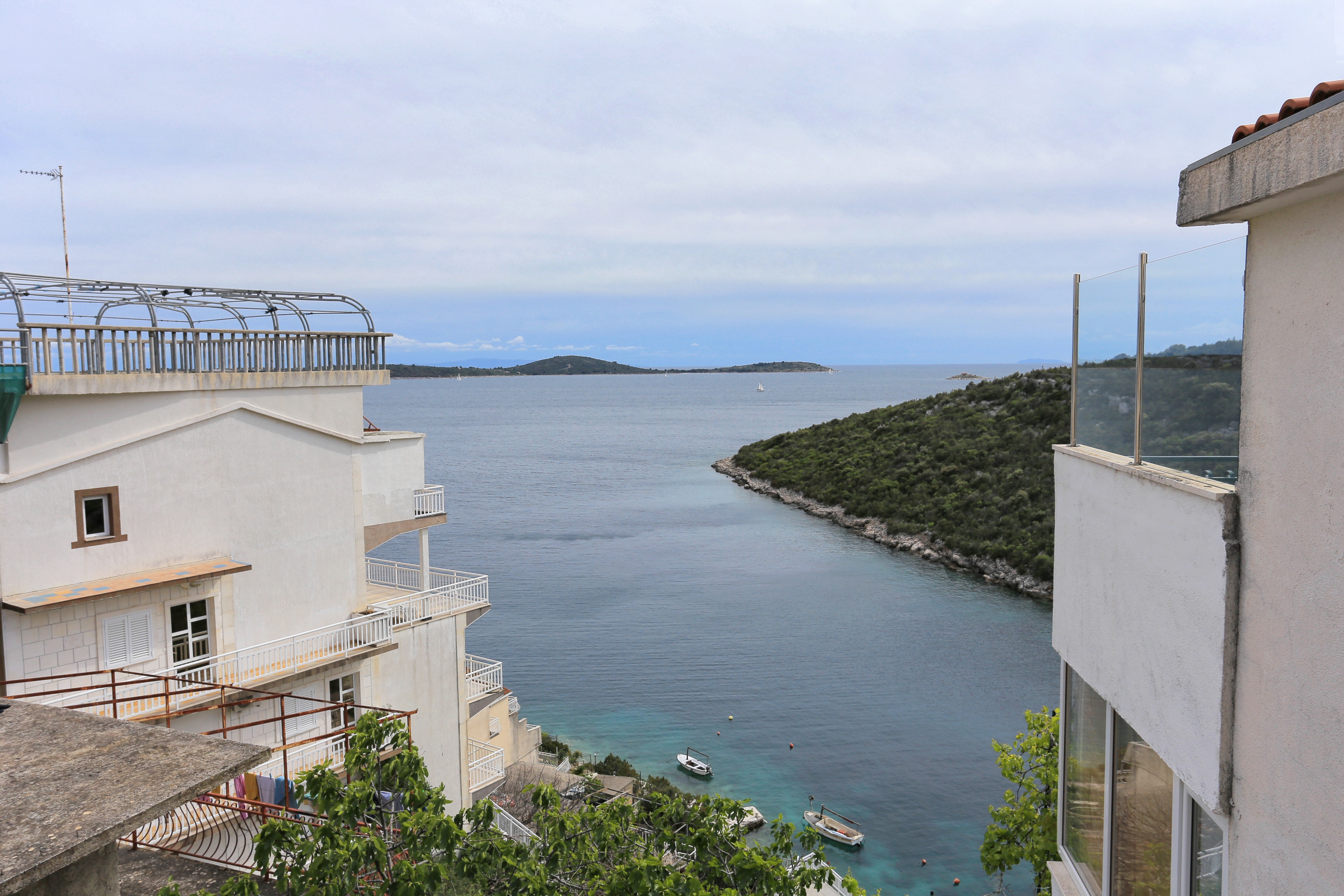 Two bedroom apartment with terrace and sea view Cove Ljubljeva, Trogir  A-a