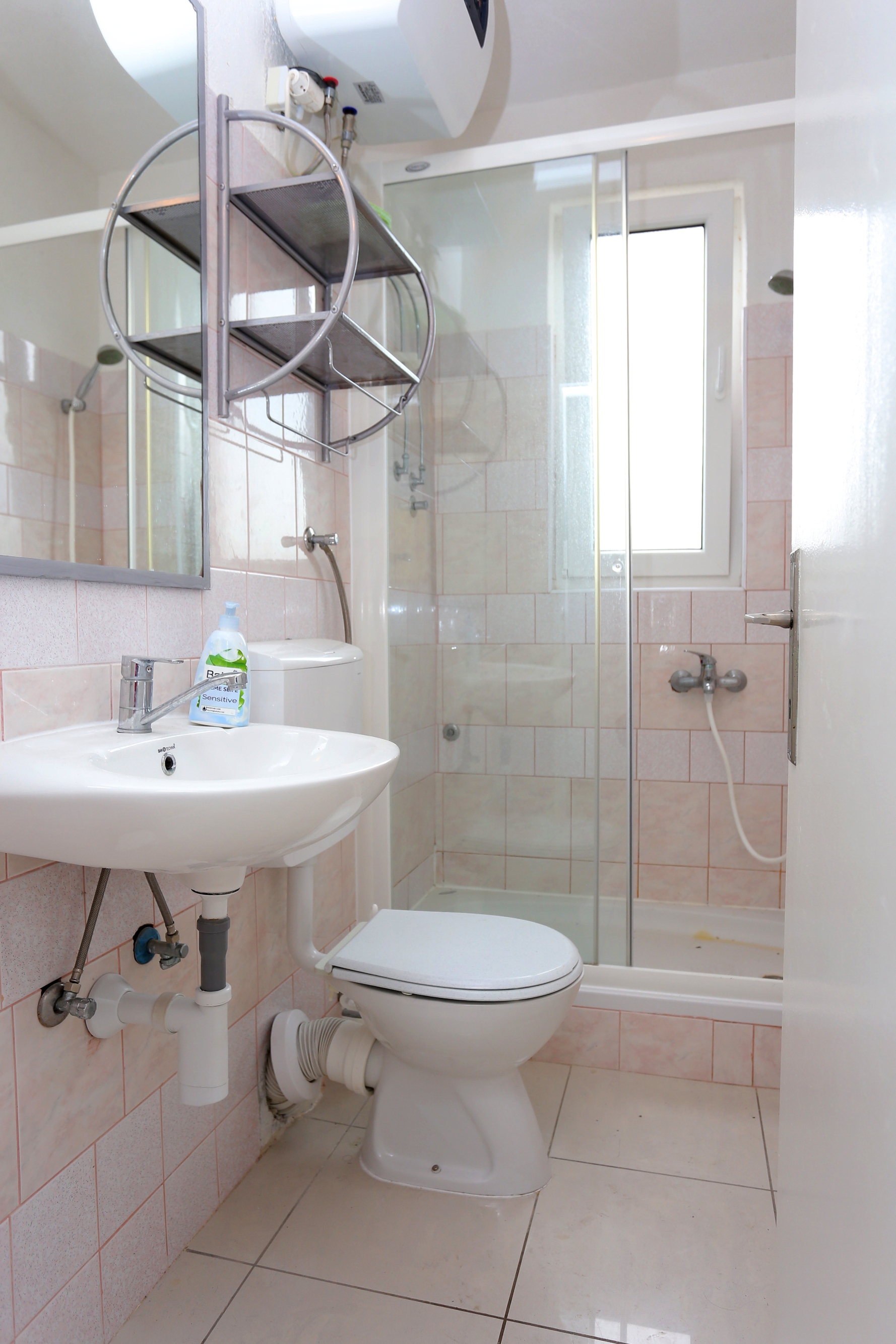 Three bedroom apartment with terrace and sea view Cove Ljubljeva, Trogir  A-b