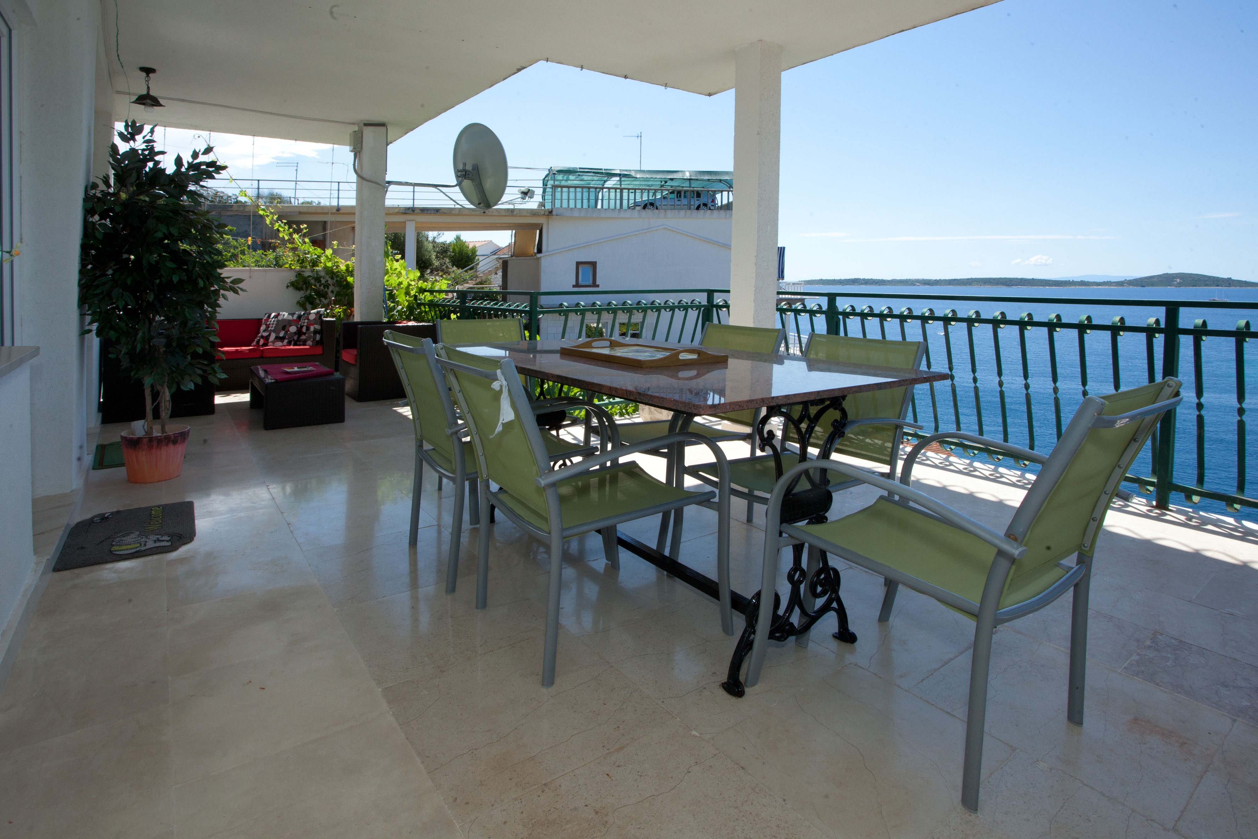 Three bedroom apartment with terrace and sea view Cove Ljubljeva, Trogir  A-b