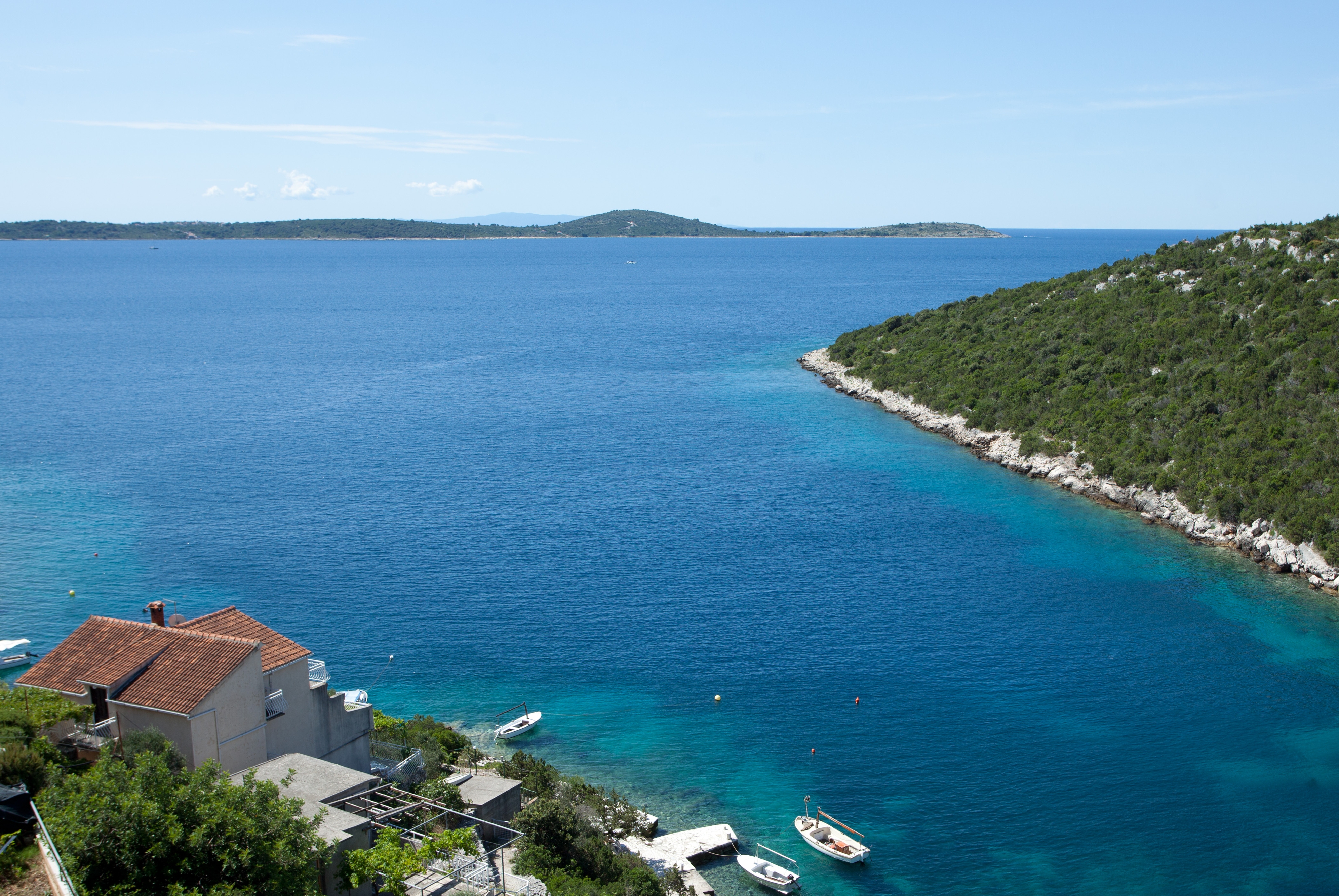 Three bedroom apartment with terrace and sea view Cove Ljubljeva, Trogir  A-b