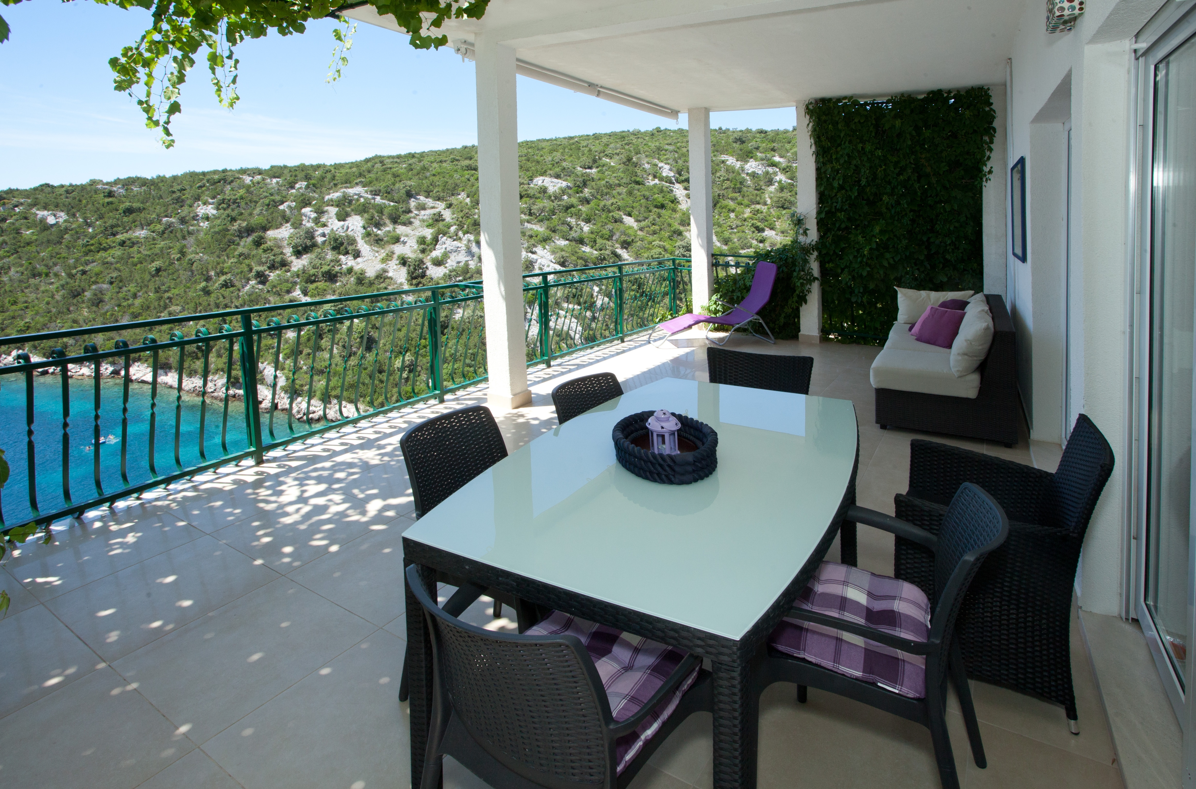 Three bedroom apartment with terrace and sea view Cove Ljubljeva, Trogir  A-b