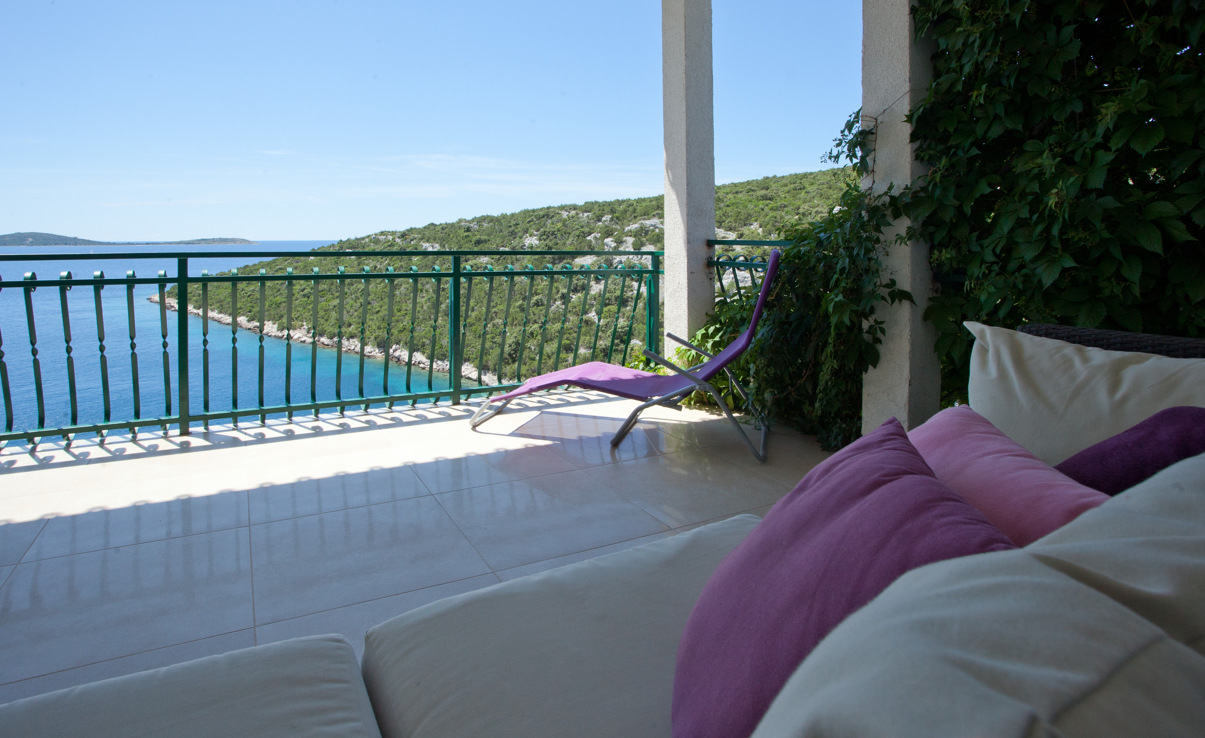 Two bedroom apartment with terrace and sea view Cove Ljubljeva, Trogir (A-17122-c) Two bedroom apartment with terrace and sea view Cove Ljubljeva, Trogir (A-17122-c)