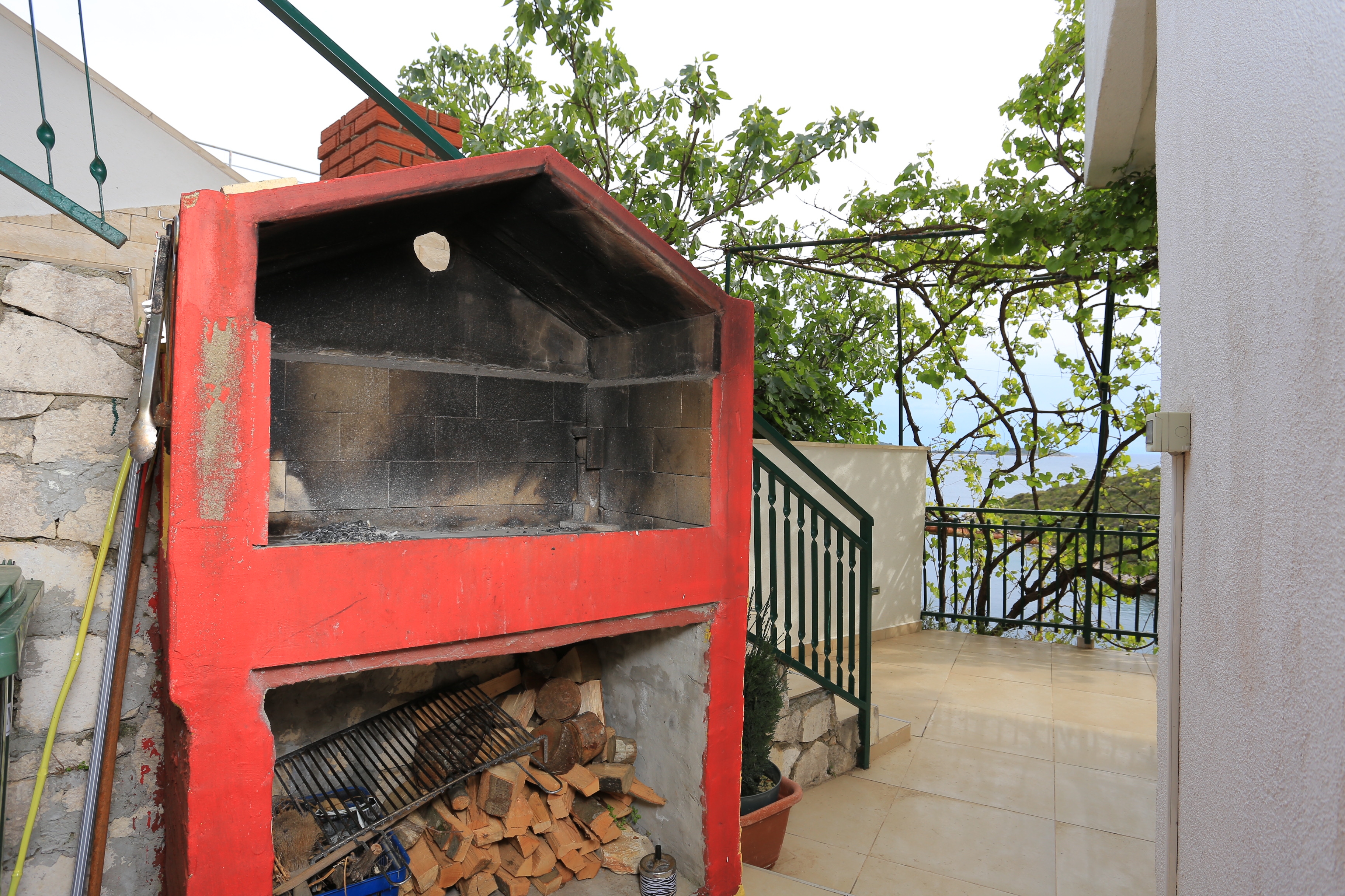 Two bedroom apartment with terrace and sea view Cove Ljubljeva, Trogir  A-c