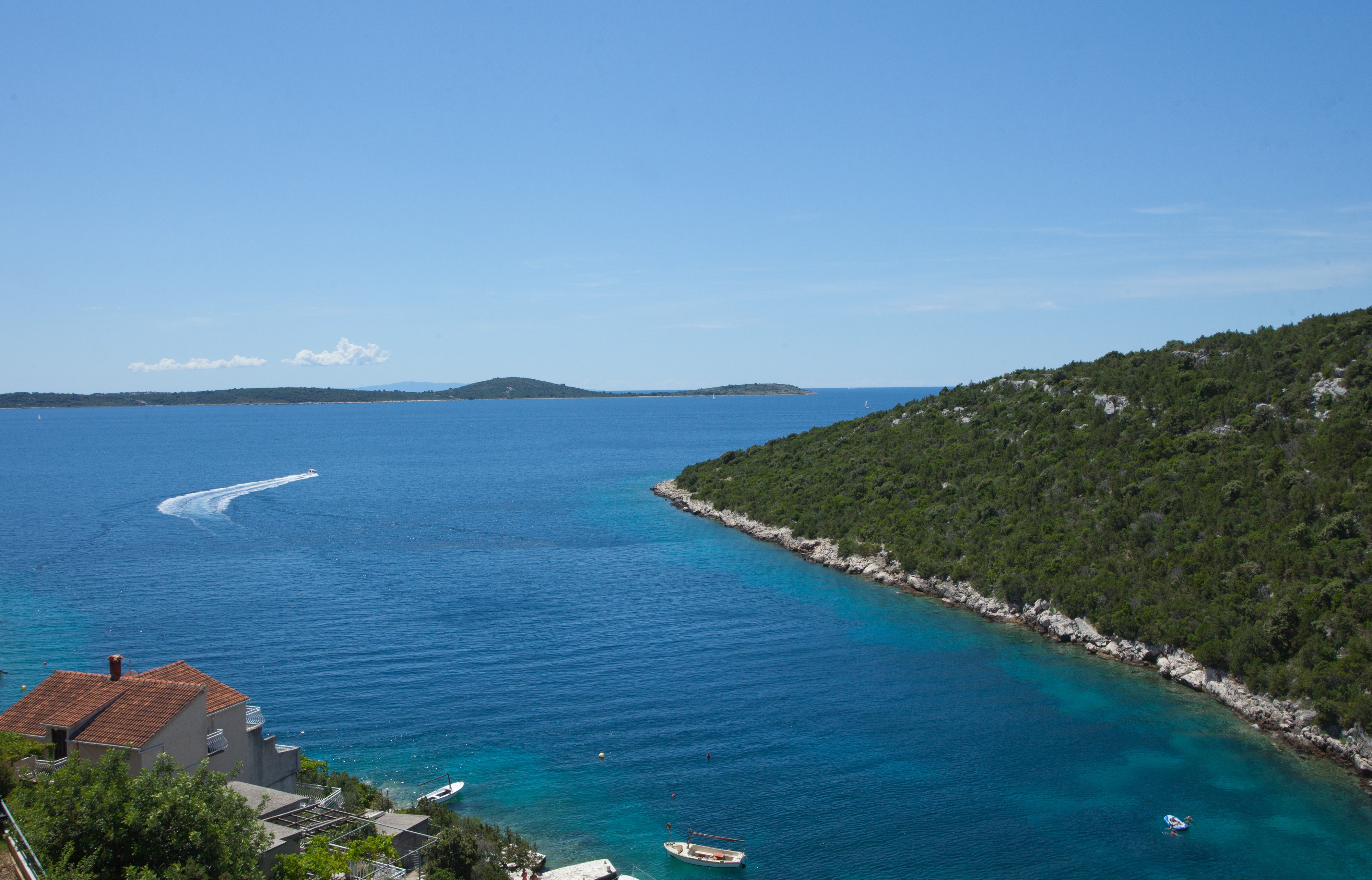 Two bedroom apartment with terrace and sea view Cove Ljubljeva, Trogir  A-c