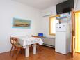Salle à manger Seget Vranjica, Salle à manger dans l’hébergement en type apartment, WiFi.