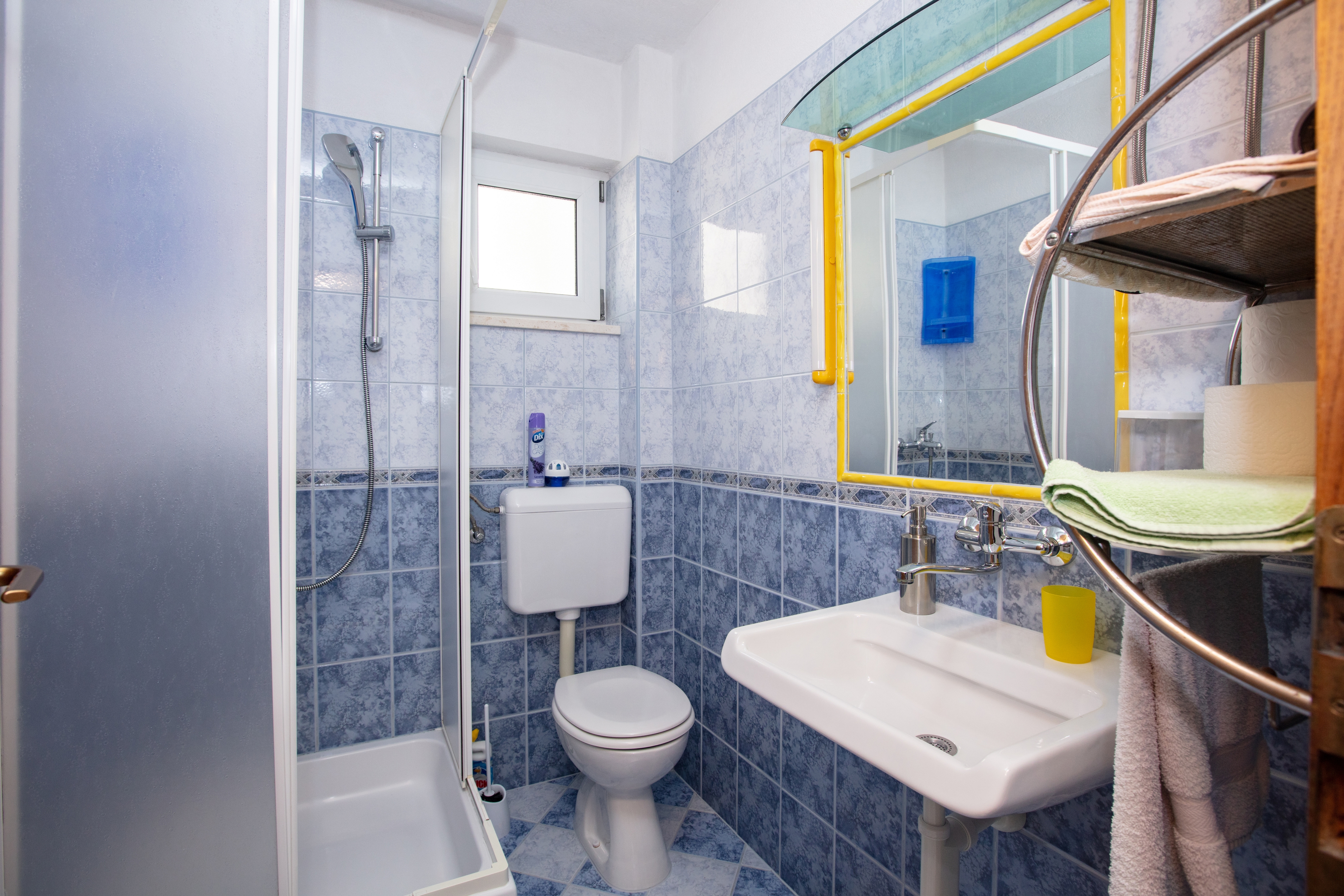 Two bedroom apartment with terrace and sea view Rogoznica  A-b