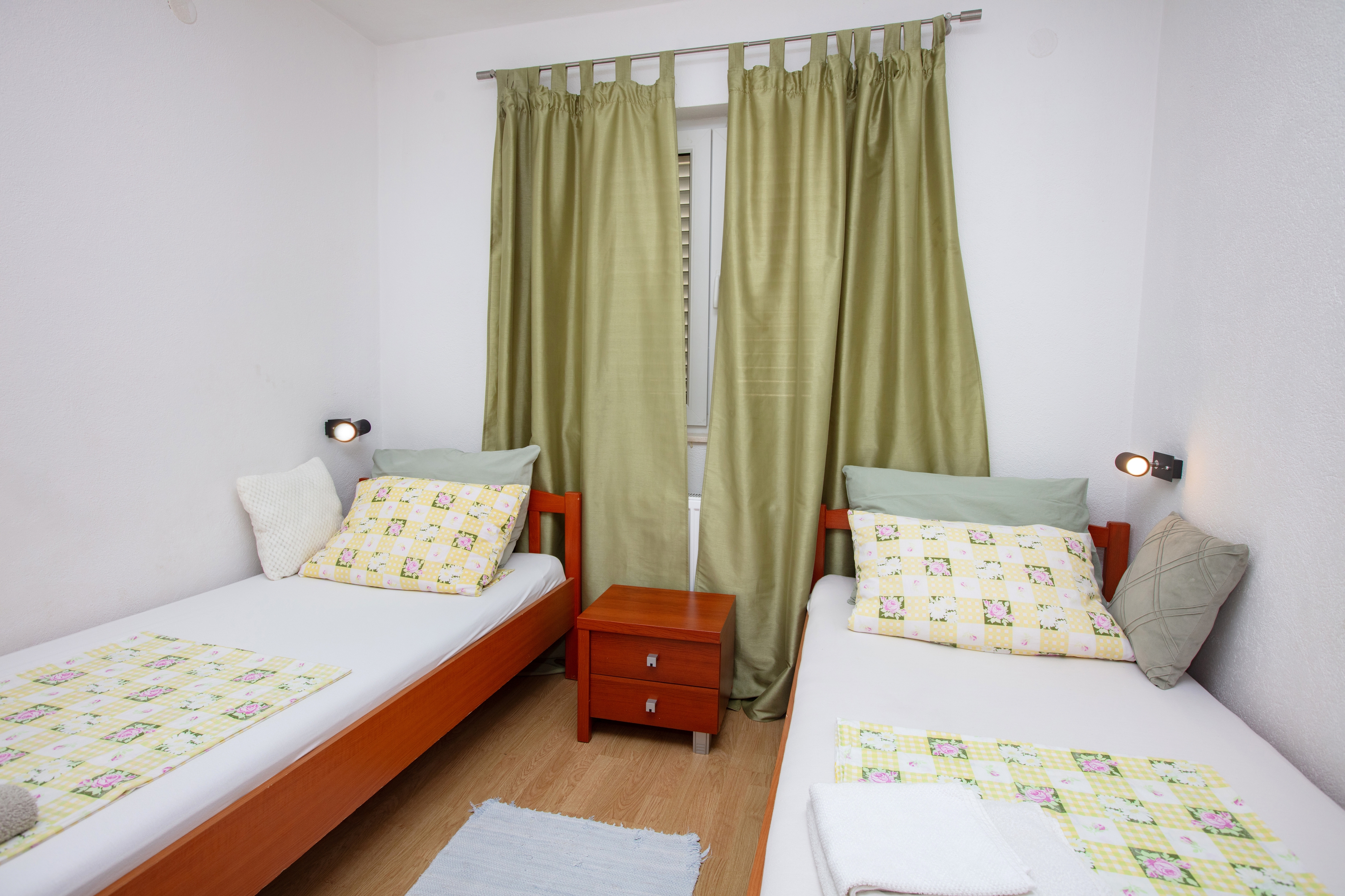 Two bedroom apartment with terrace and sea view Rogoznica  A-b
