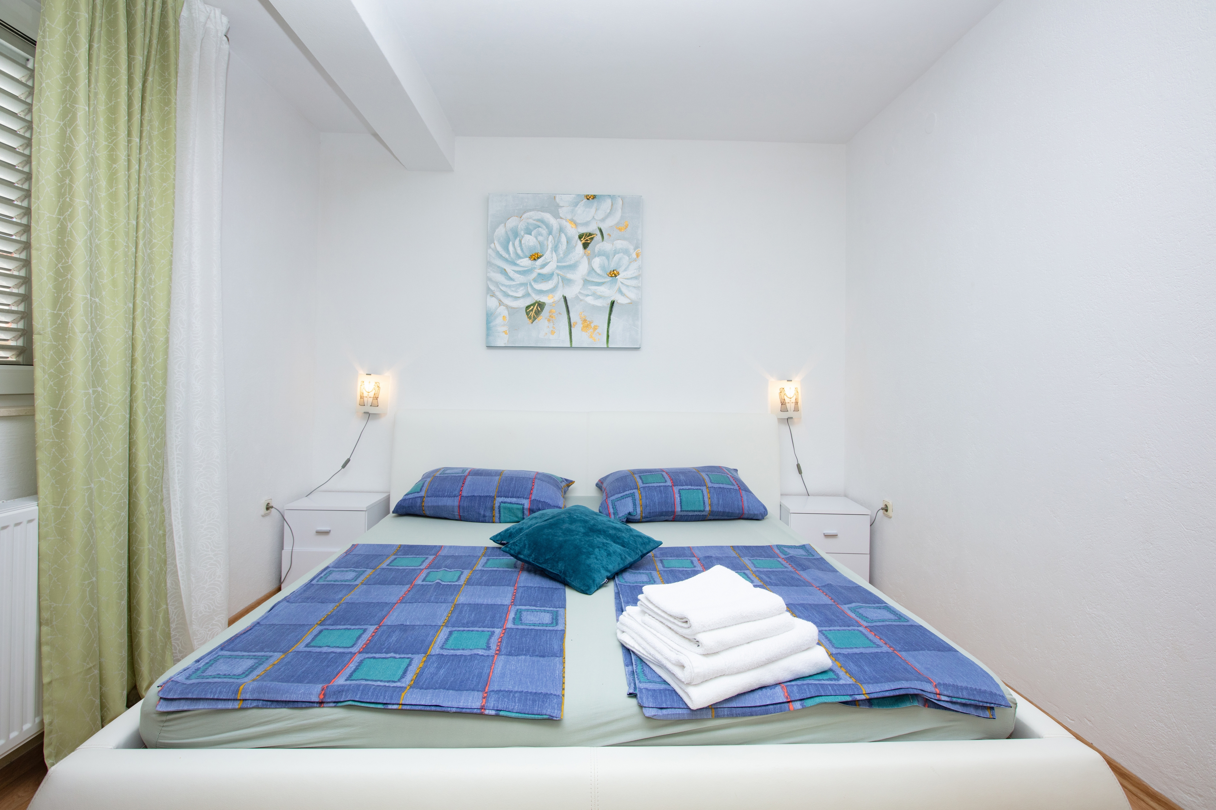 Two bedroom apartment with terrace and sea view Rogoznica  A-b