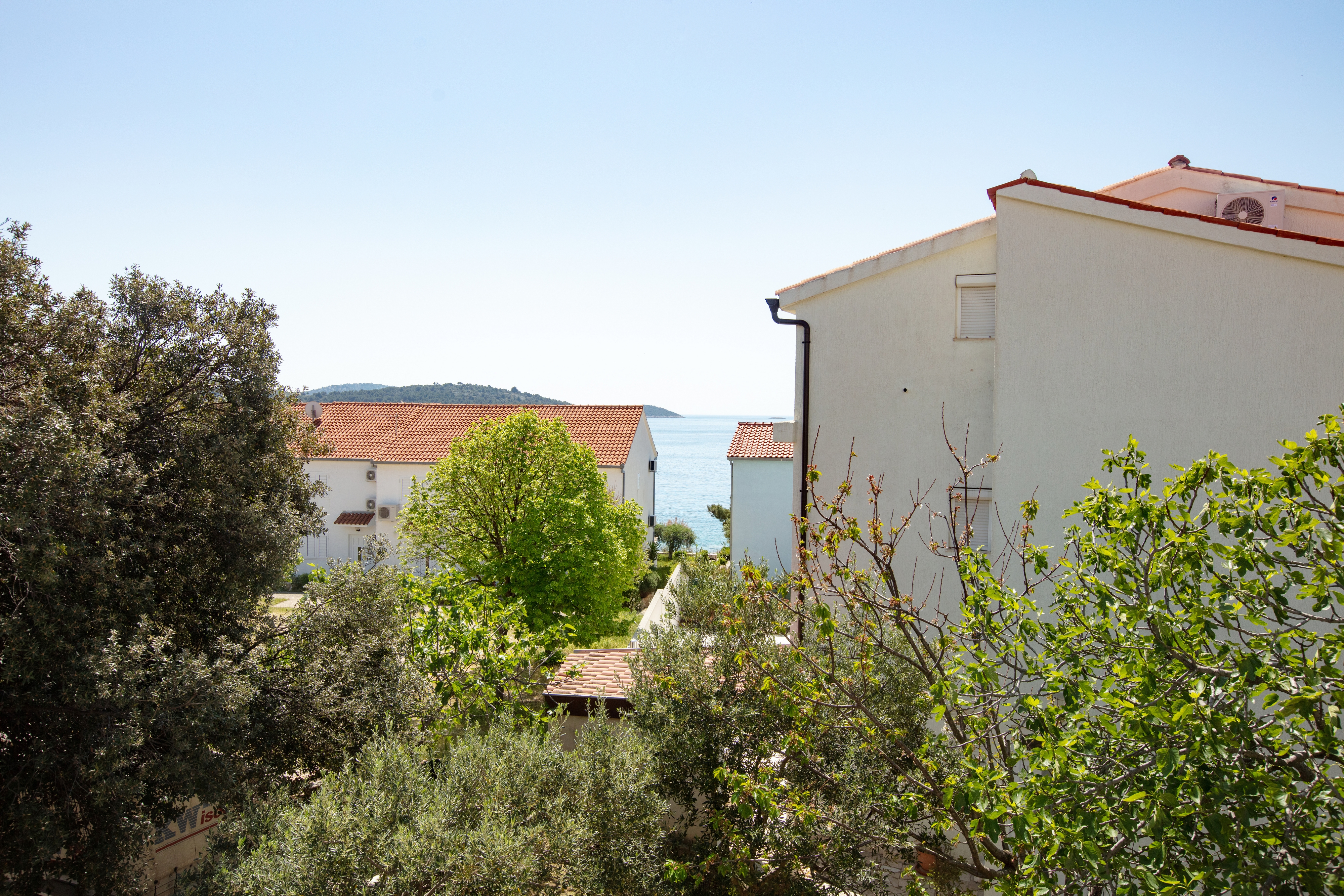 Two bedroom apartment with terrace and sea view Rogoznica  A-b