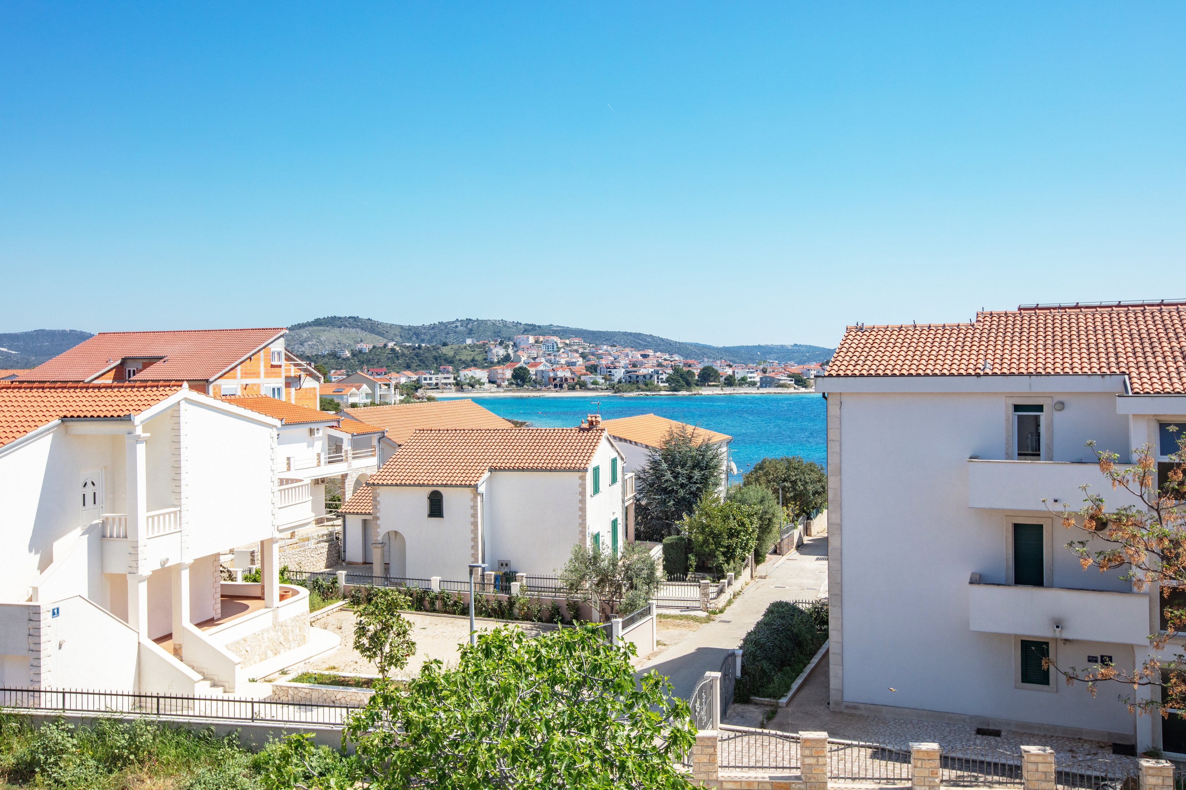 One bedroom apartment with terrace and sea view Rogoznica  A-c