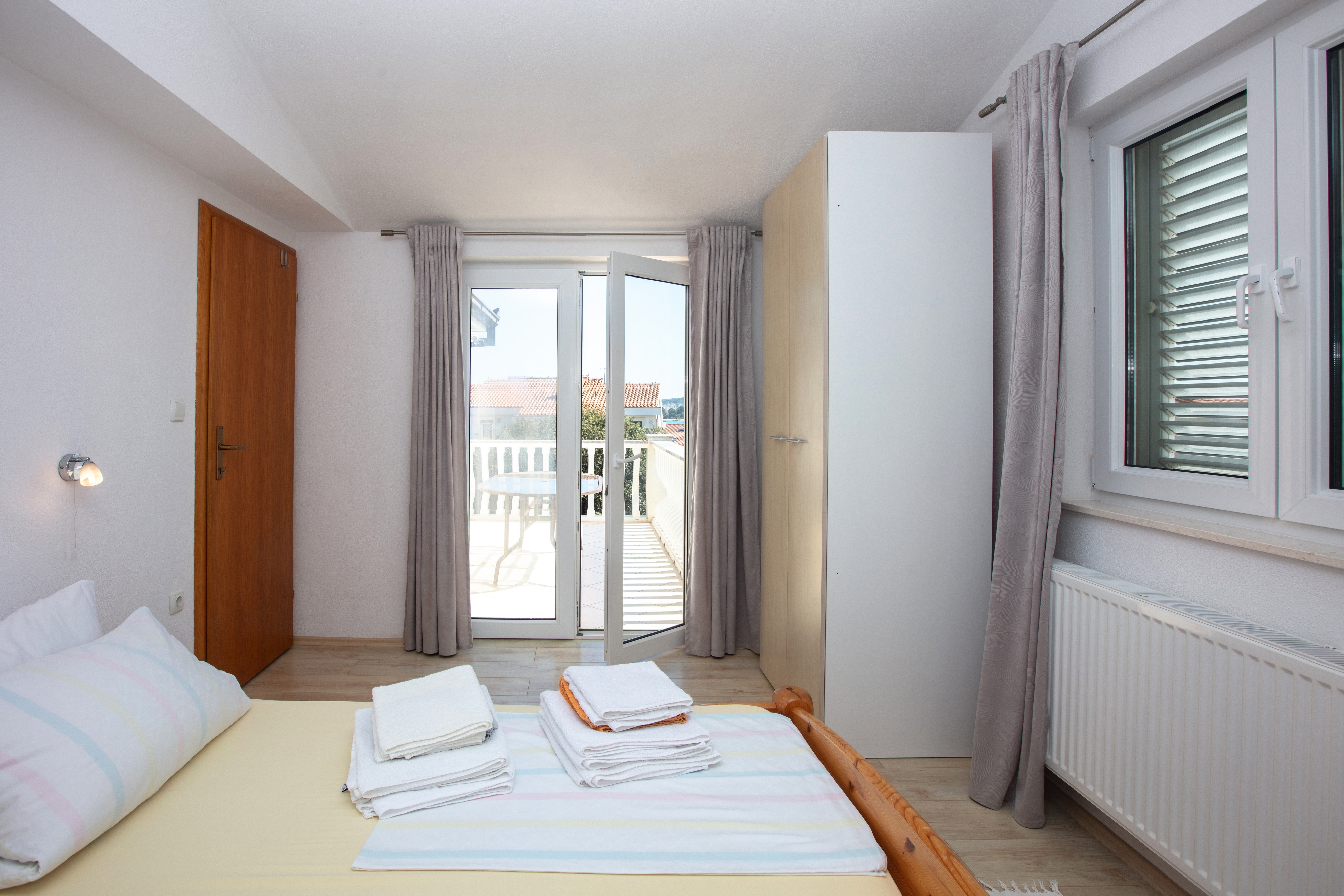 Two bedroom apartment with terrace and sea view Rogoznica  A-d