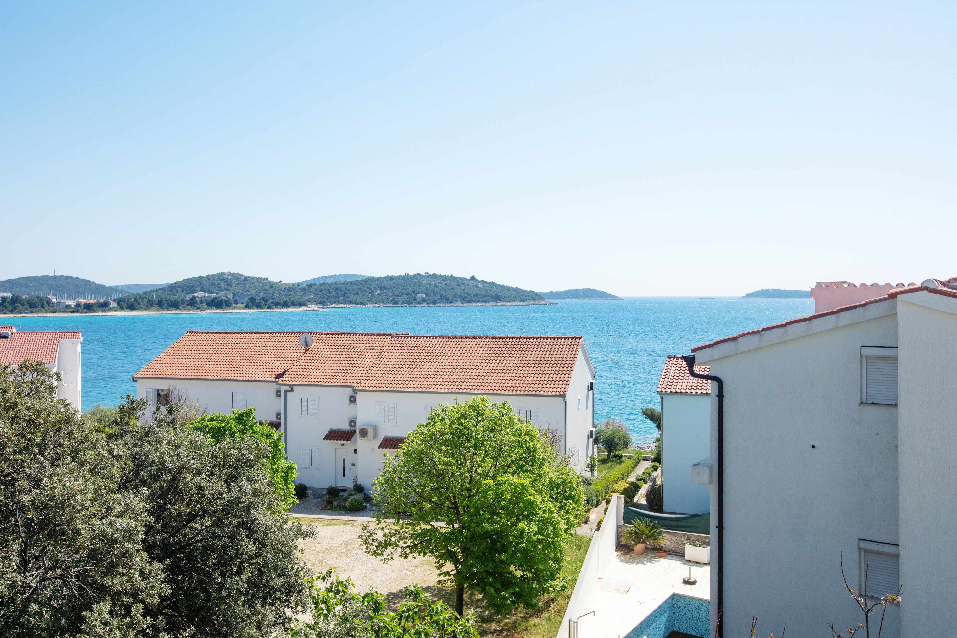 Two bedroom apartment with terrace and sea view Rogoznica  A-d
