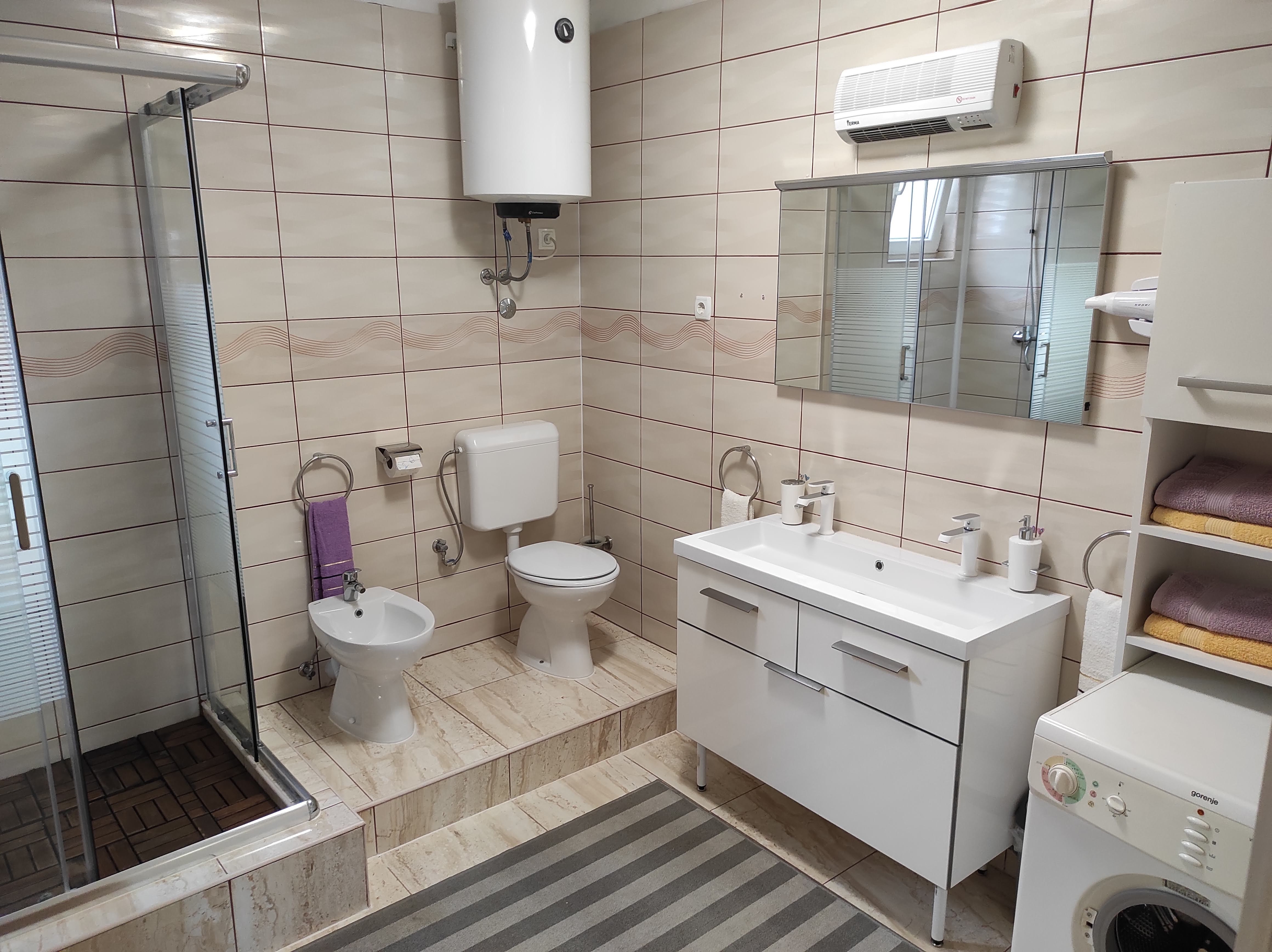 Two bedroom apartment with terrace and sea view Rogoznica  A-a