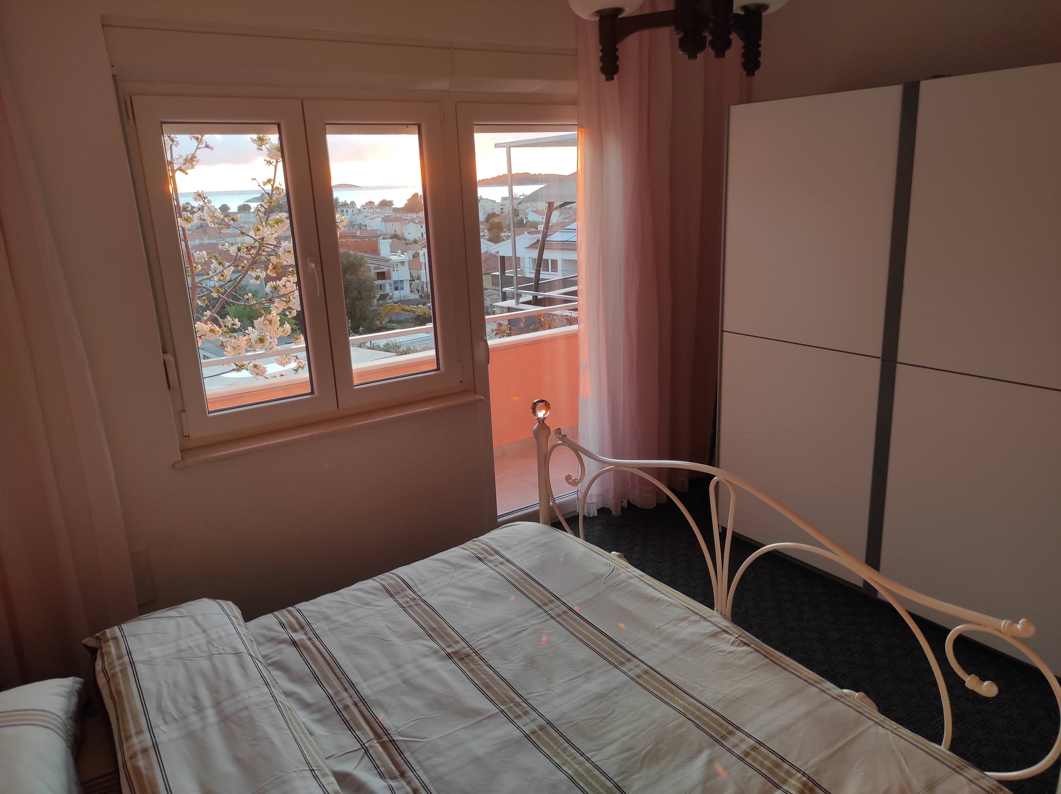 Two bedroom apartment with terrace and sea view Rogoznica  A-a