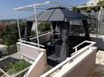 Rogoznica, Terrasse dans l’hébergement en type apartment, avec la vue sur la mer et WiFi.