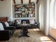Shared living room 2 Molunat, Shared living room 2 in the room, (pet friendly) and WiFi.