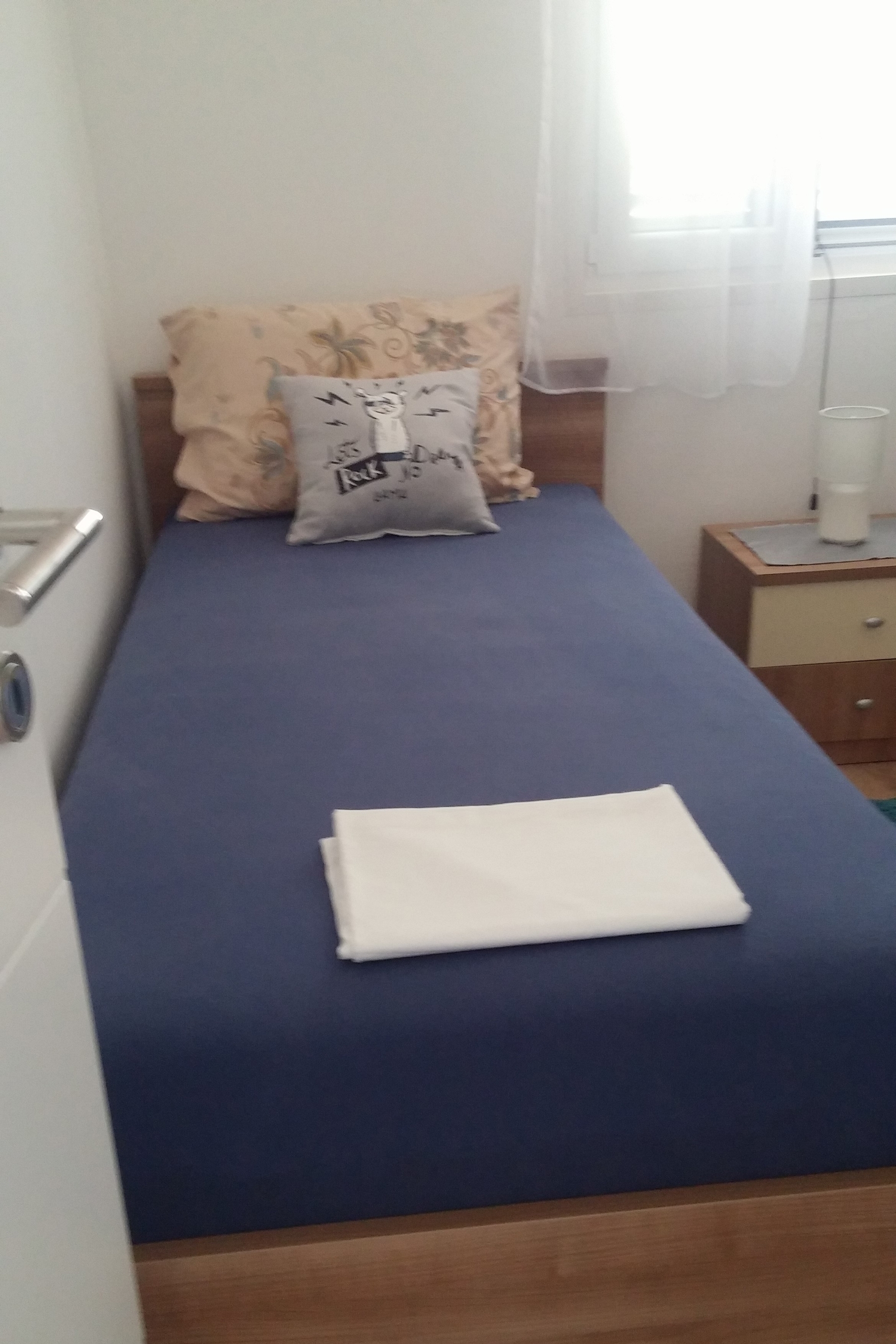 Two bedroom apartment with terrace and sea view Kruševo, Novigrad  A-a