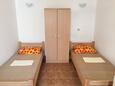 Спальня 2 Novalja, Спальня 2 в размещении типа house, WiFi.