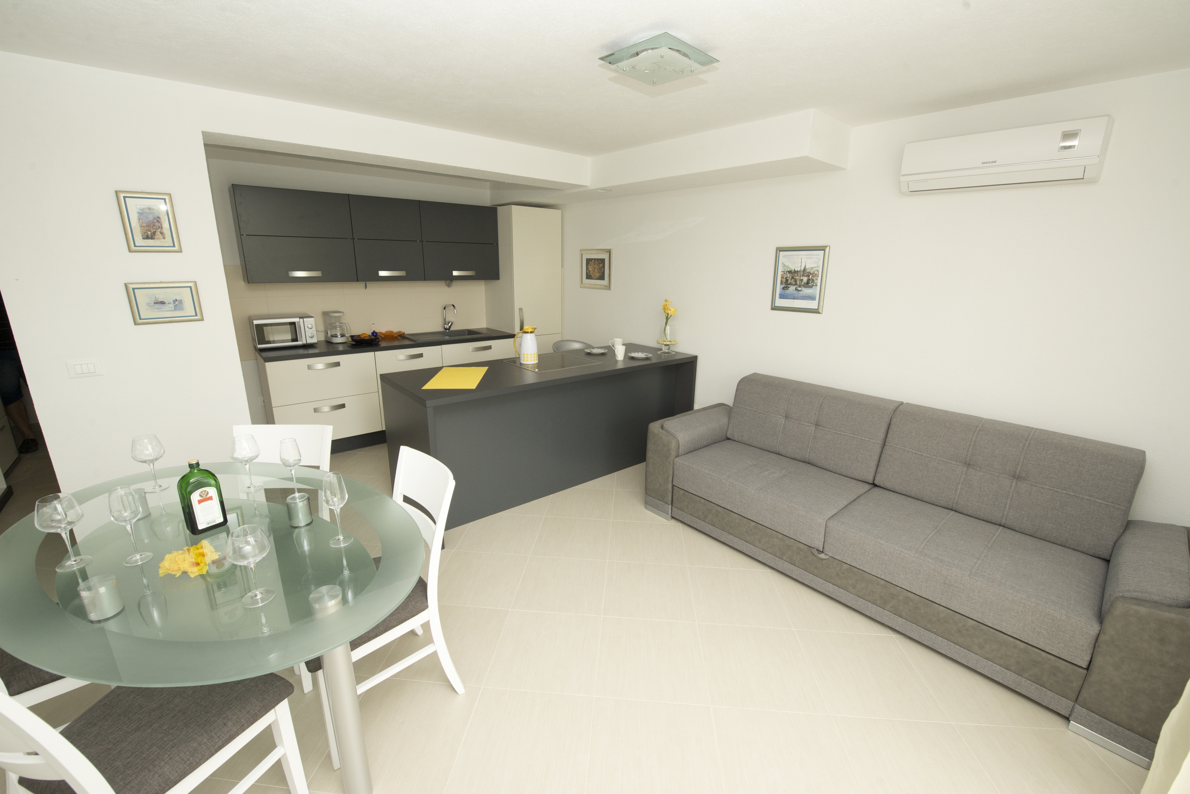 Two bedroom apartment with terrace Promajna, Makarska (A-17160-b)