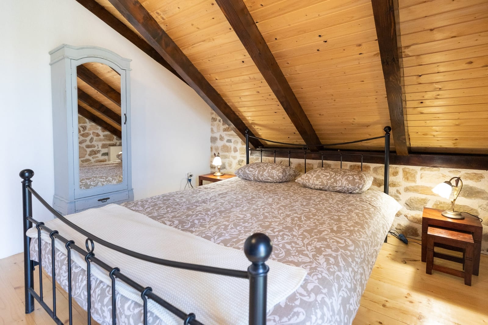 Four bedroom house with air-conditioning Bogatić, Krka  K
