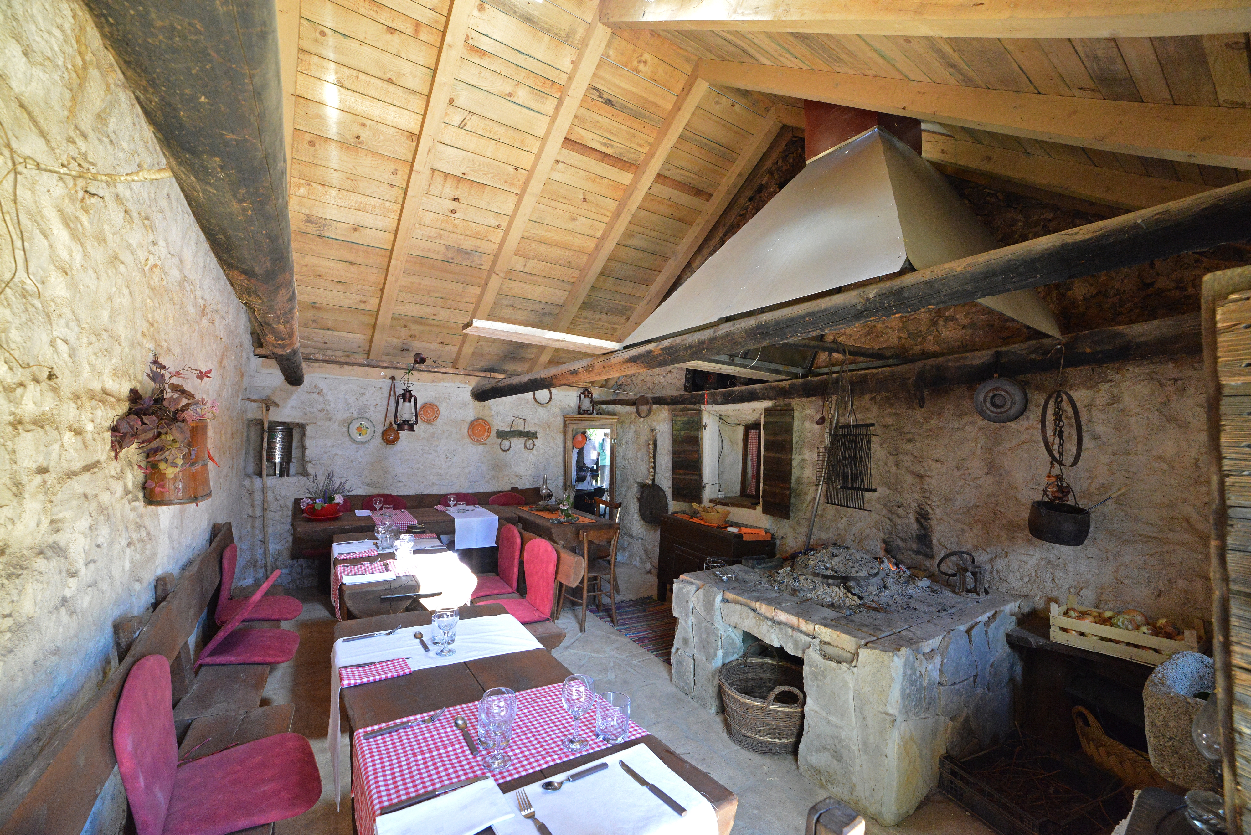 Four bedroom house with air-conditioning Bogatić, Krka  K