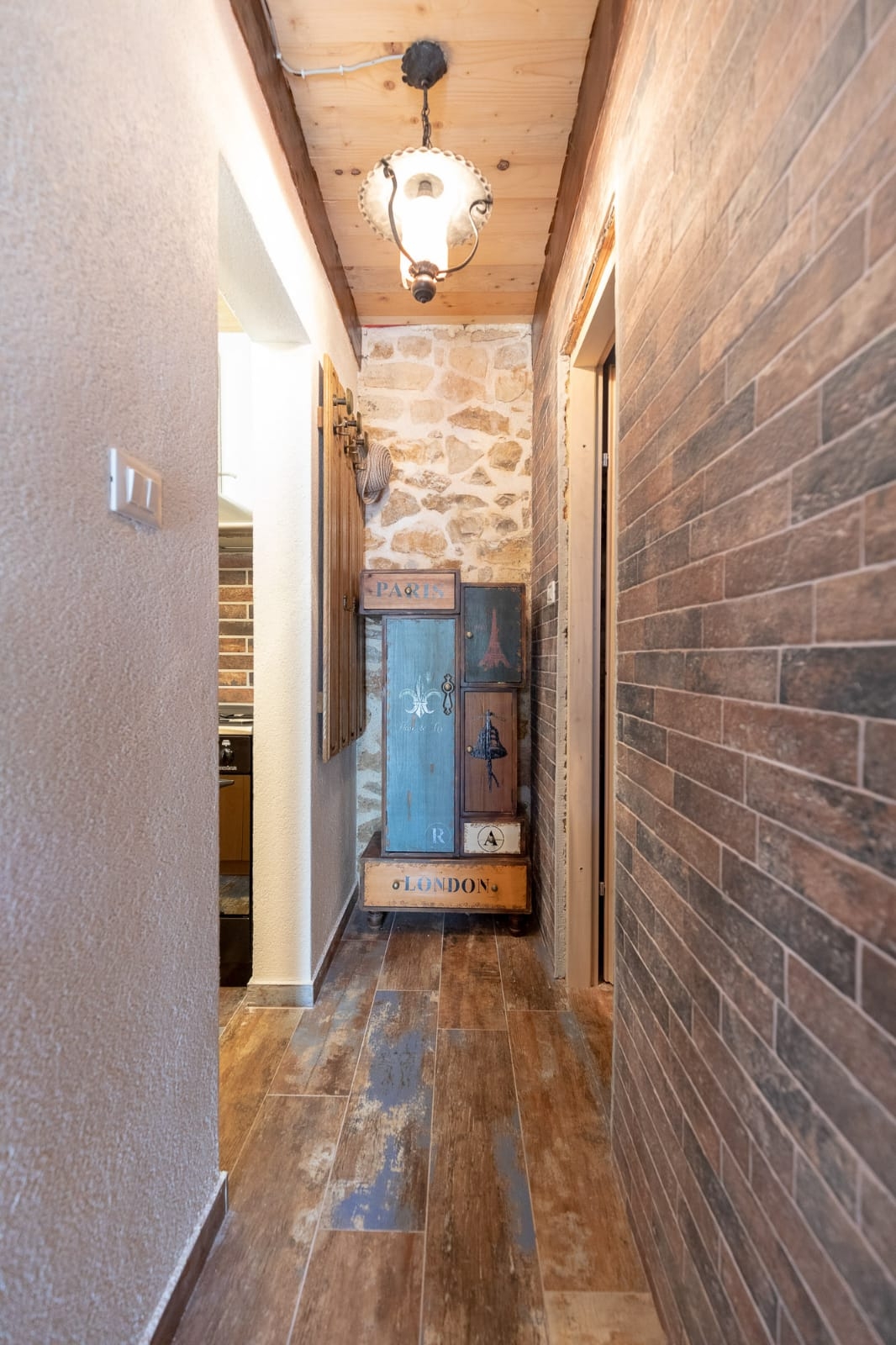 Four bedroom house with air-conditioning Bogatić, Krka  K