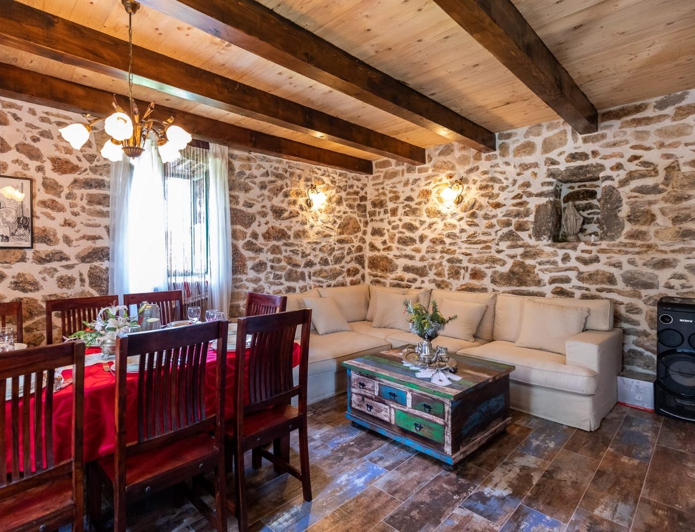 Four bedroom house with air-conditioning Bogatić, Krka  K