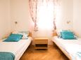 Ložnice 2 Petrčane, Ložnice 2 v ubytování typu apartment, domácí mazlíčci povoleni a WiFi.